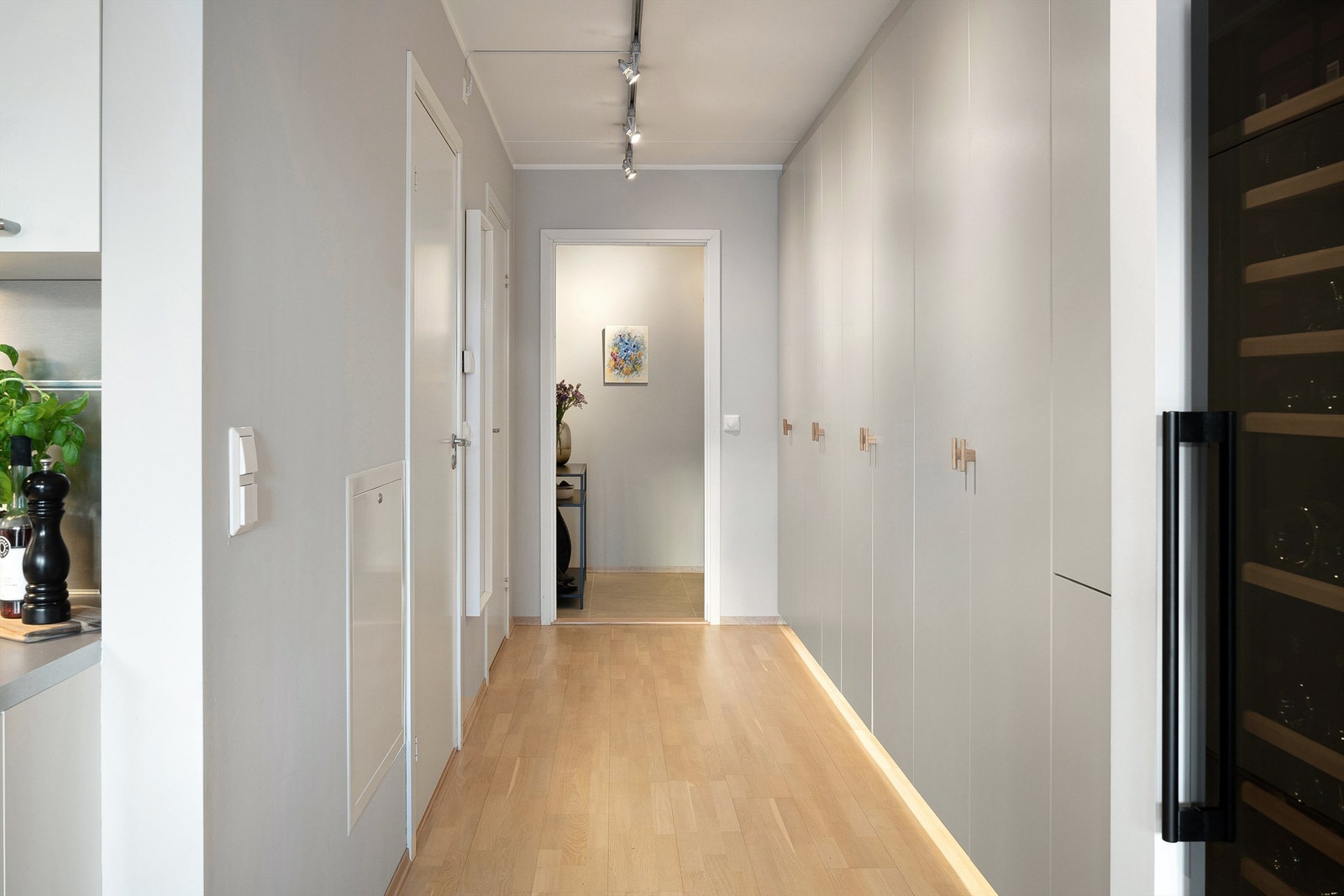 Leiligheten har gode oppbevaringsmuligheter i tillegg til bod i byggets 2.etasje. Galleribilde