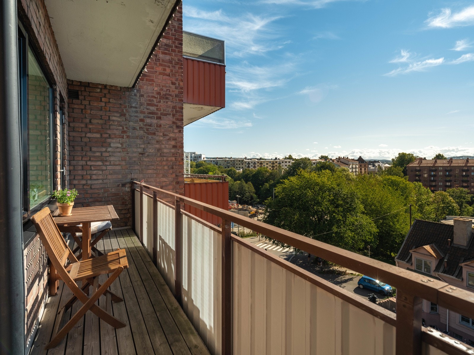 Vi vet det ikke er grønt ute nå, men vi er alle enige i at dette er noe helt annet balkongbilder i snøvær. Galleribilde