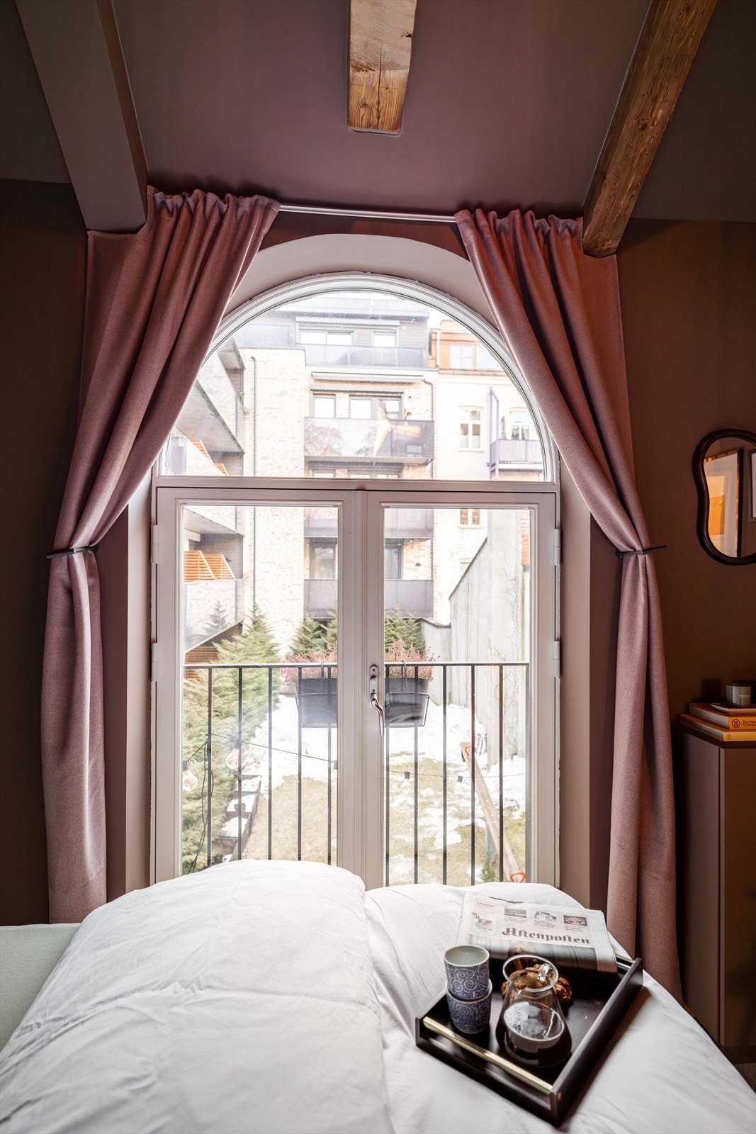 Det er åpning til fransk balkong fra soverommet Galleribilde