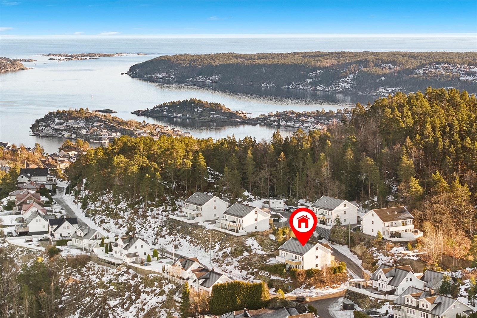 Leiligheten har attraktiv og barnevennlig beliggenhet på Sjåen. Galleribilde