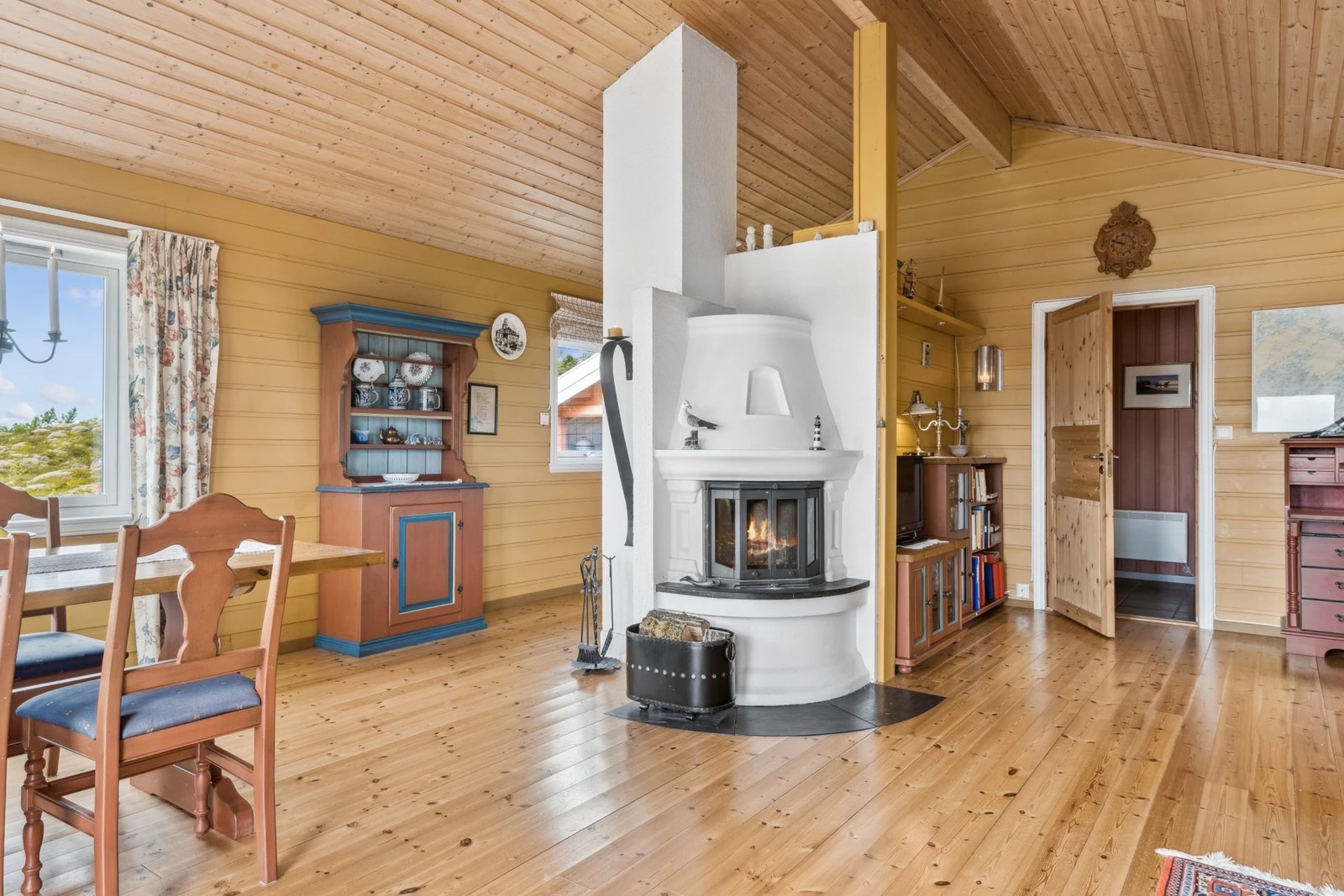 Peis + inngang Galleribilde