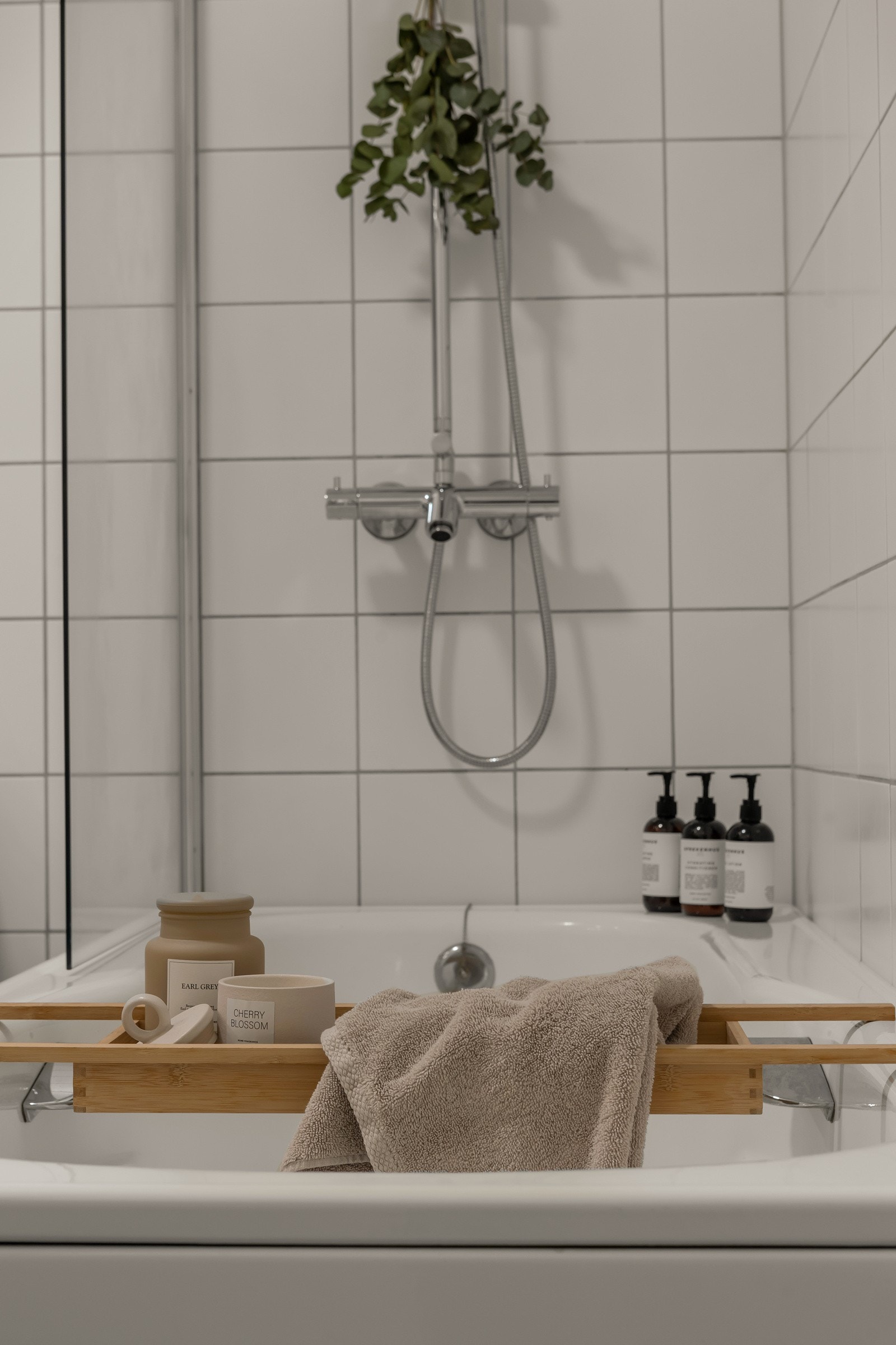 Her har du både badekar og dusj Galleribilde