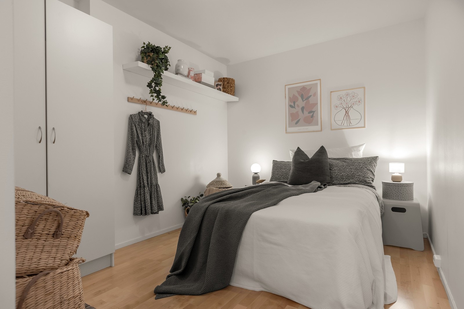 Soverom 2 er plassert i bakkant av leiligheten. Dette er et svalt og godt rom på ca. 9m2 Galleribilde