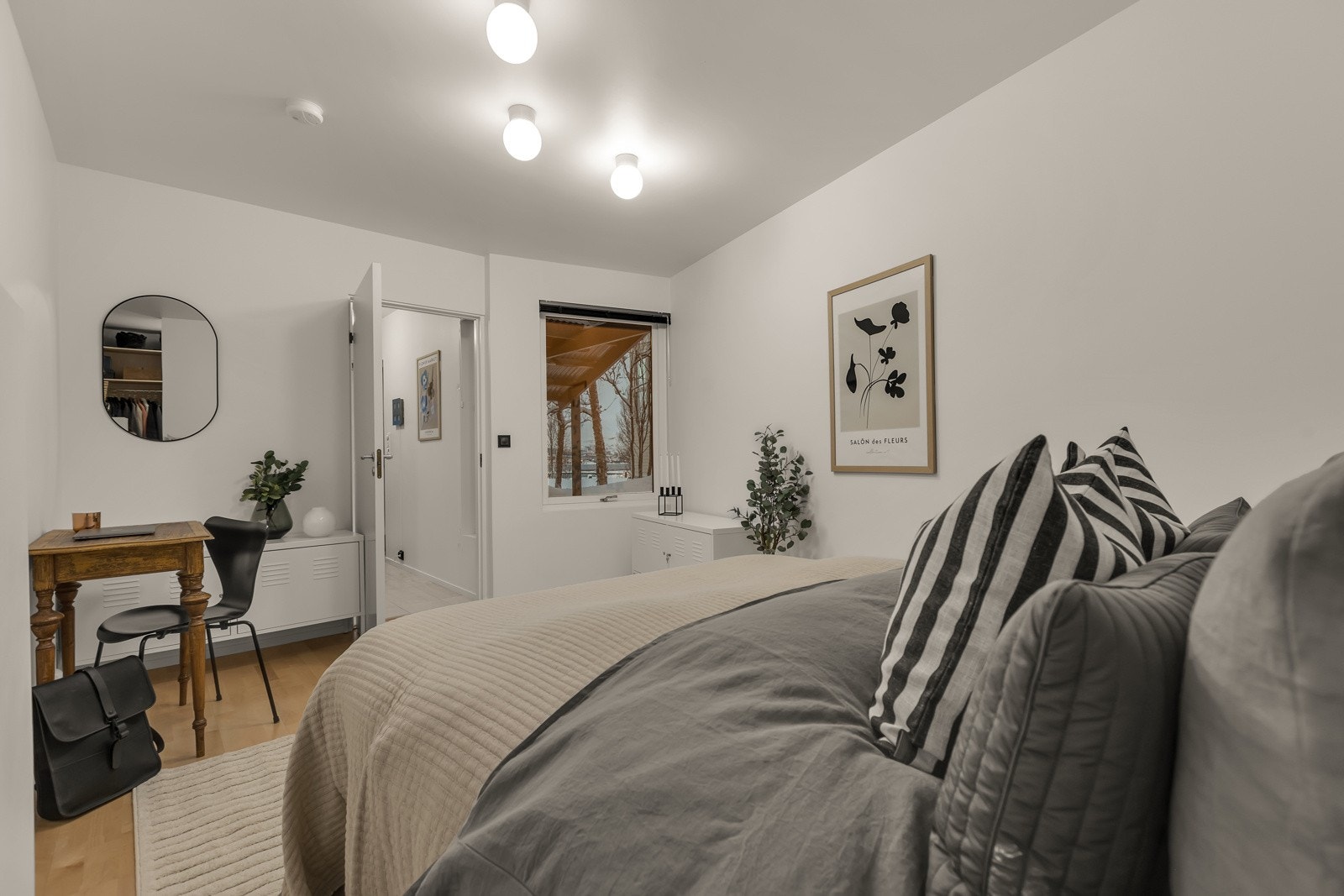 Stort rom på ca. 18m2 Galleribilde