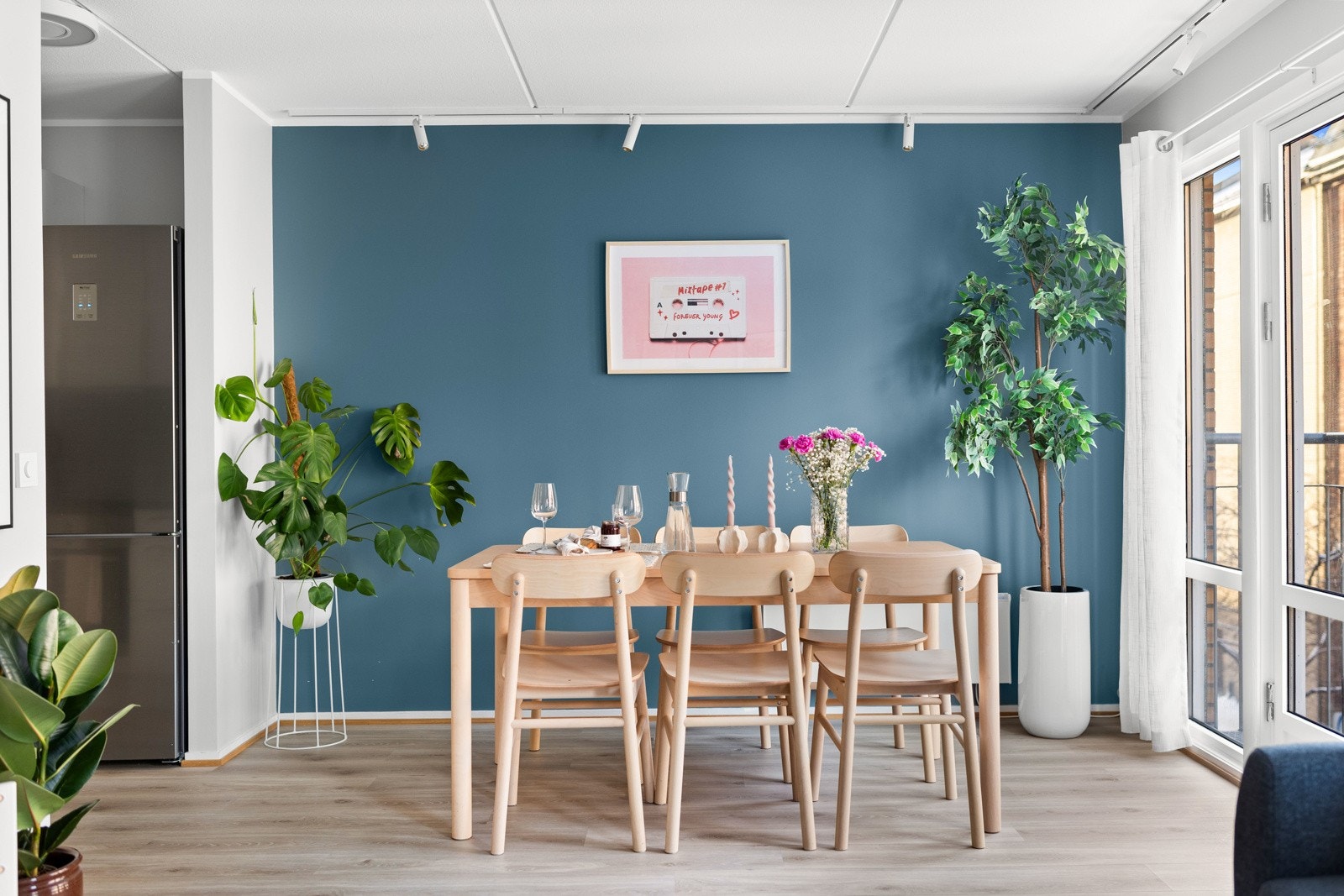 God plass til stort spisebord Galleribilde