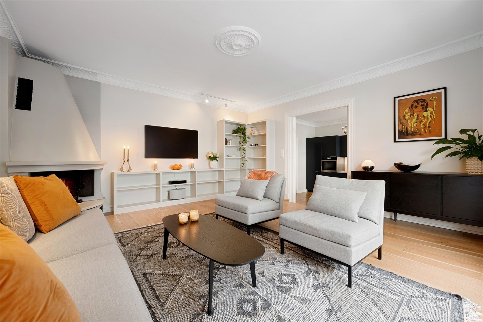 Leiligheten disponerer én kjellerbod på ca. 10 m² og én loftsbod på ca. 11 m² gulvareal - Det er også et felles tørkeloft, mulighet for egen fryser i en frysebod samt hobbyrom og mulighet for sykkeloppbevaring i kjelleren Galleribilde