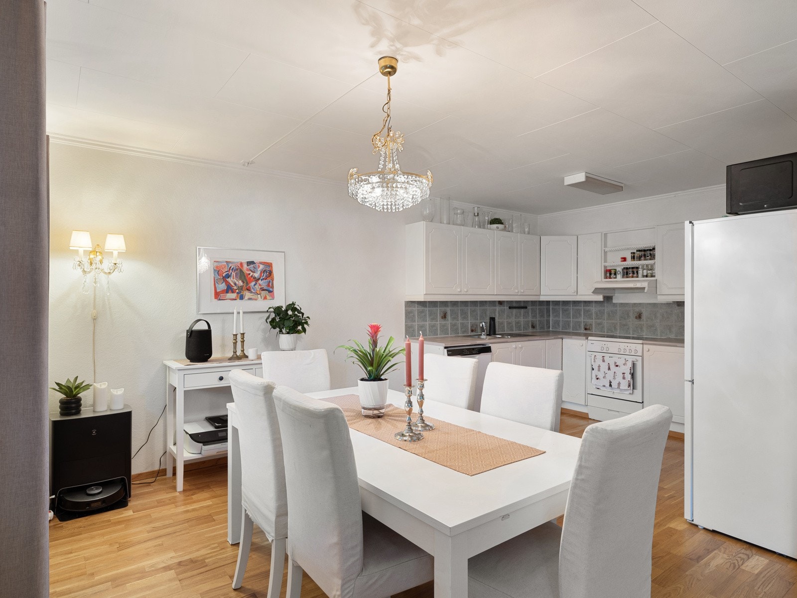 God plass til spisestue Galleribilde