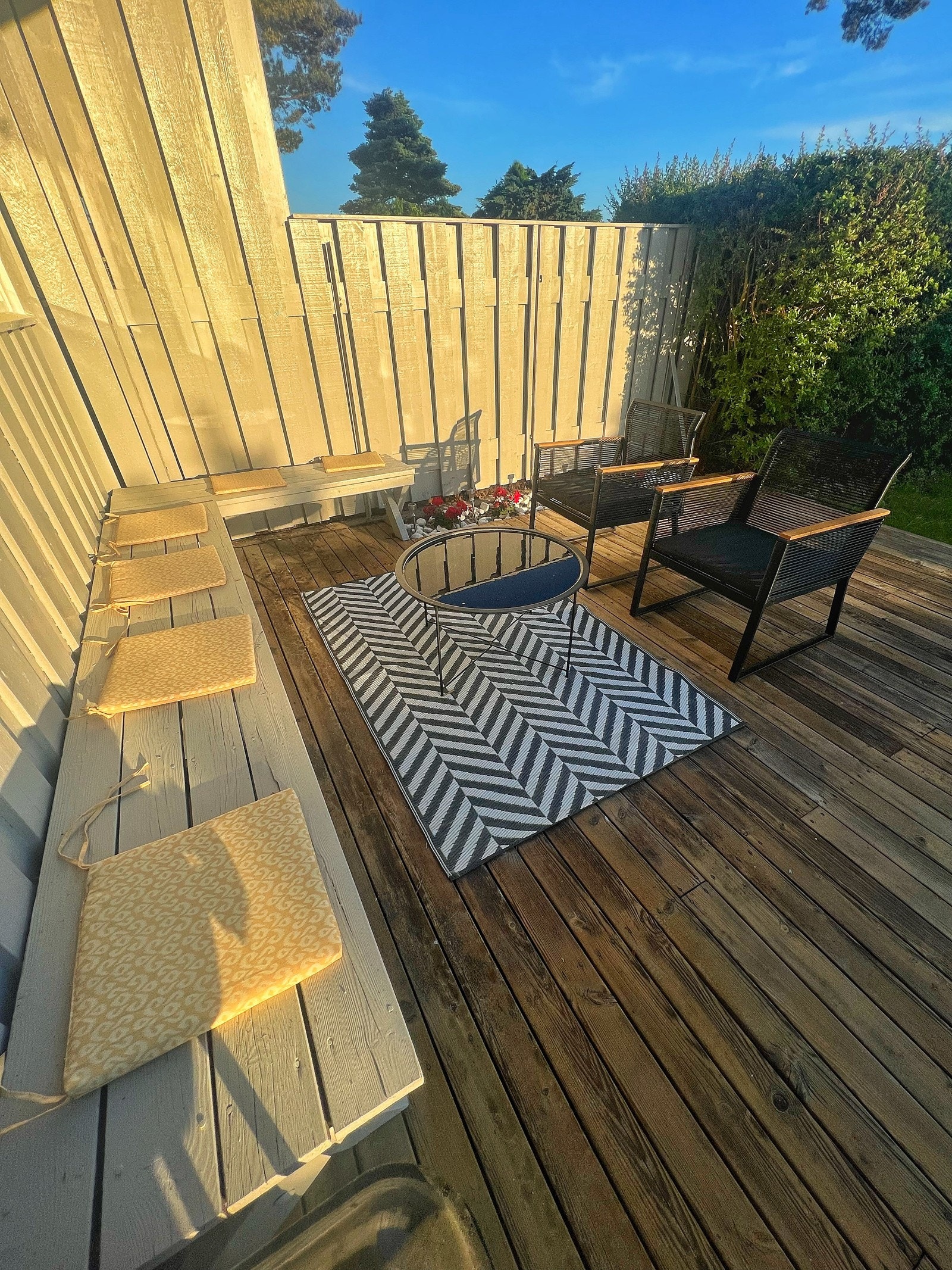 Lun og koselig plass å sitte på sommerstid Galleribilde