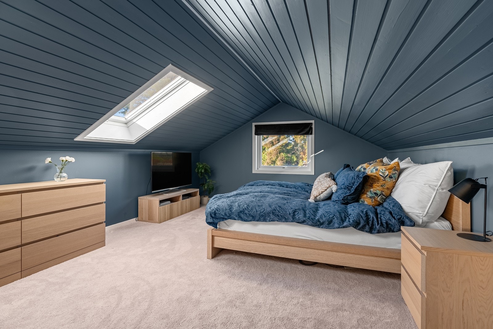 Loft som er innredet. Dette er ikke godkjent for varig opphold Galleribilde