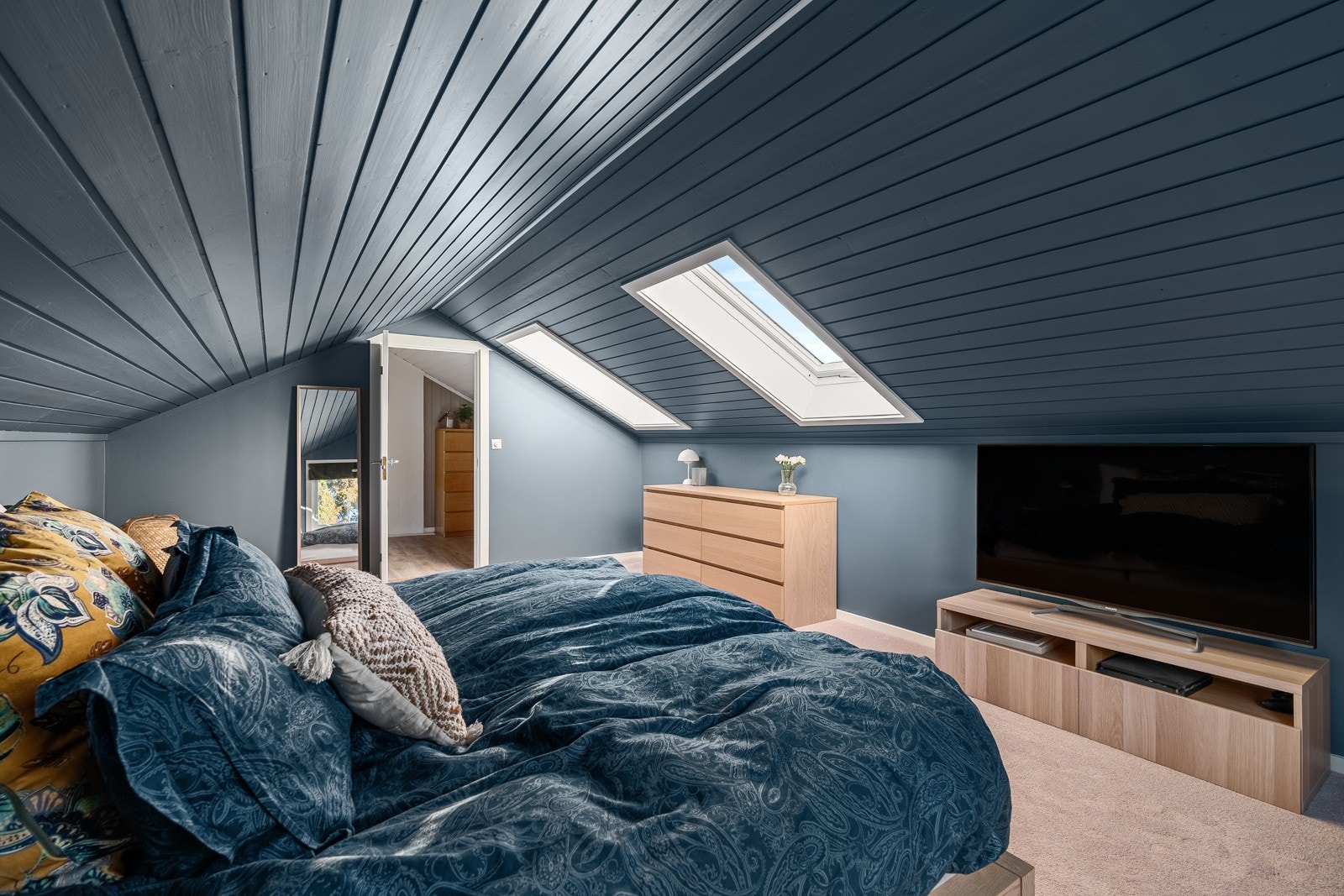 Loft som er innredet. Dette er ikke godkjent for varig opphold Galleribilde