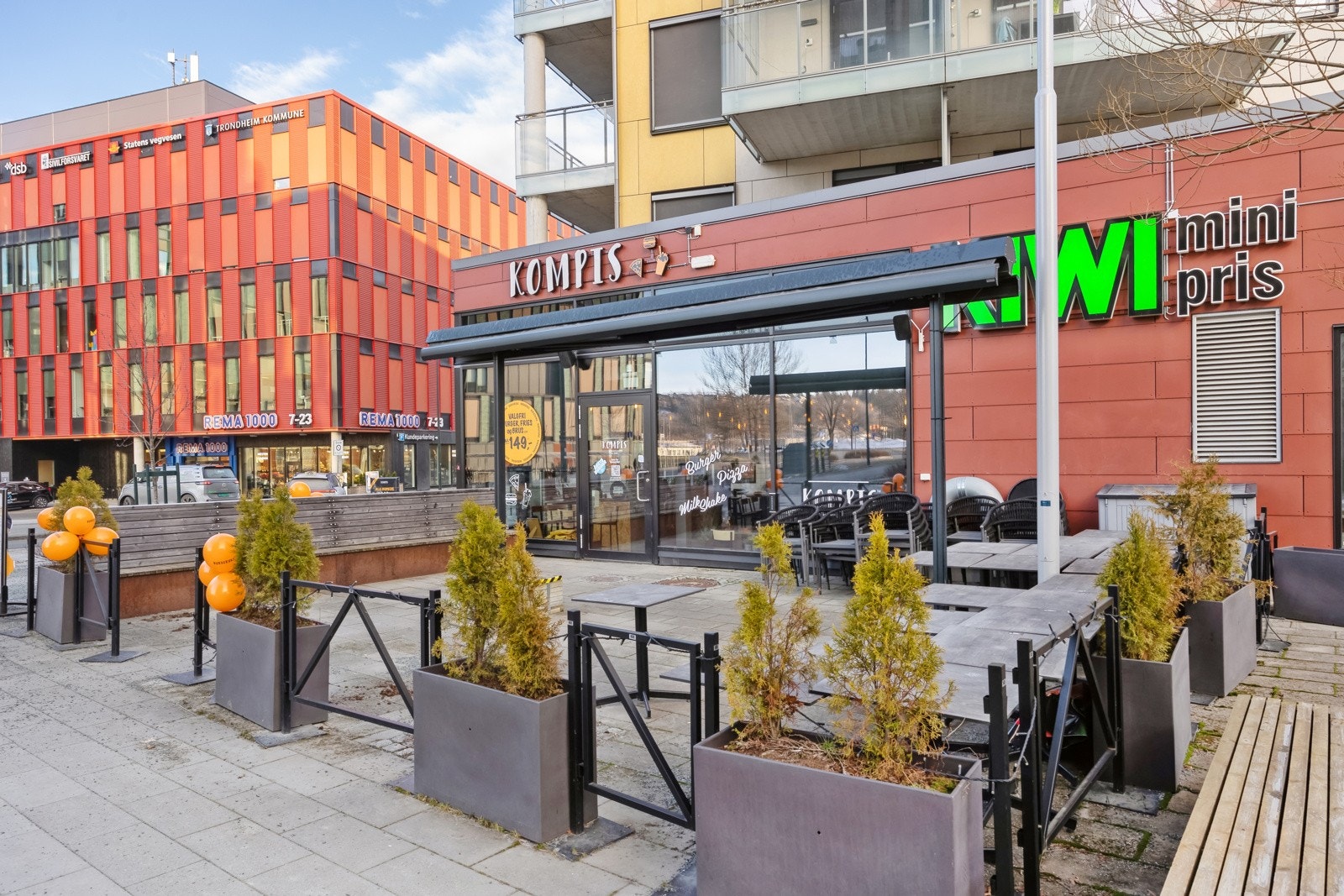 I 1 etg. i blokken har man tilgang til KIWI og Kompis - det er nice det! Galleribilde