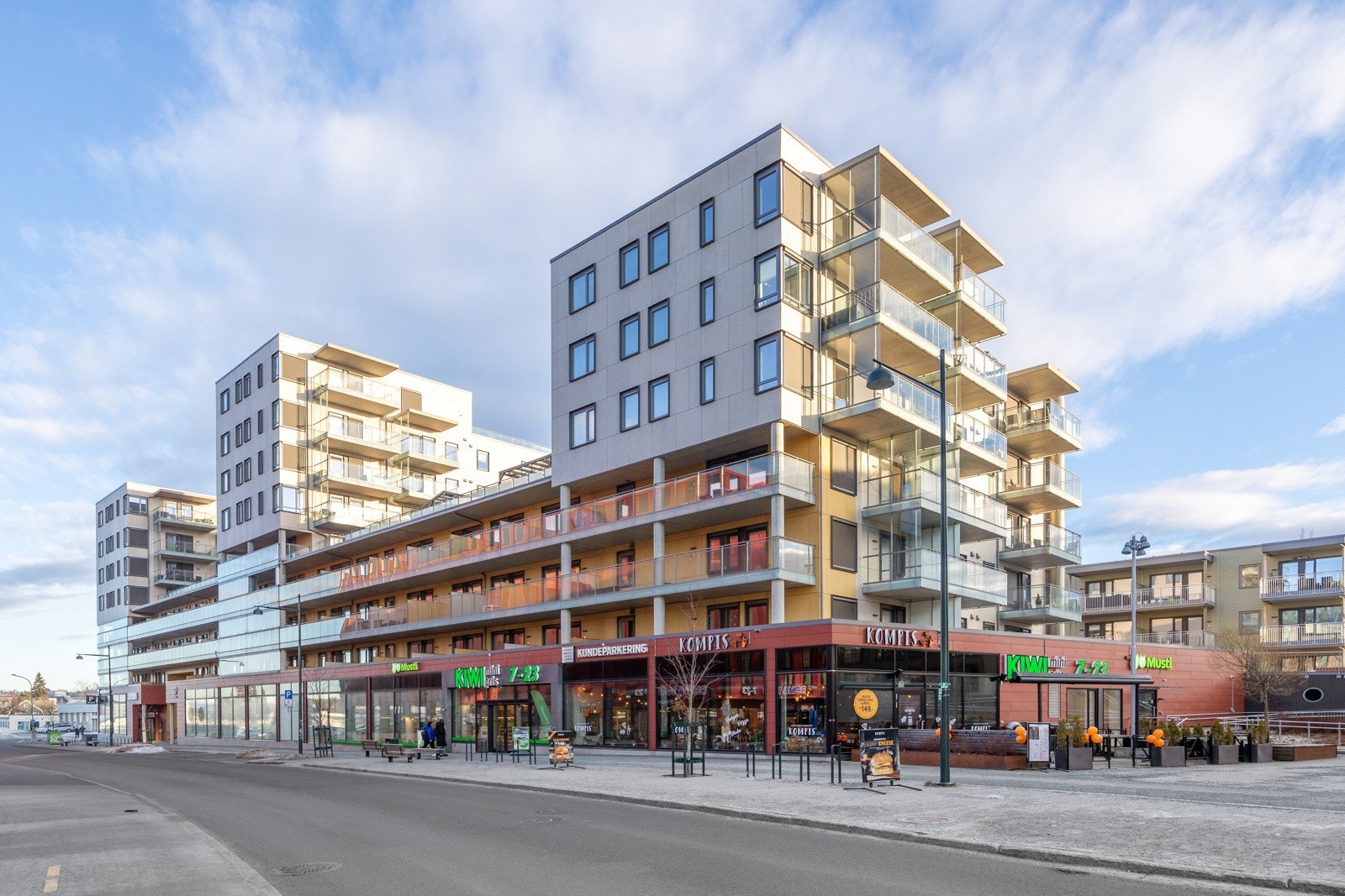 Det er ellers korte avstander til NTNU, St. Olavs, Lerkendal og Nidelva. Galleribilde