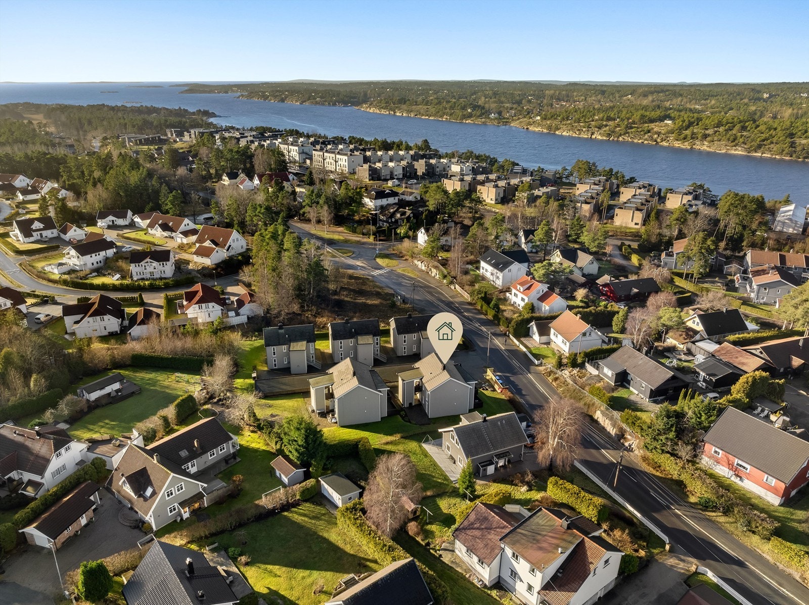 På Langøya får du fullt utbytte av det mange mener gjør Kråkerøy til et ettertraktet sted å bo; landlige omgivelser, nærhet til sjøen og kort vei til byen. Galleribilde