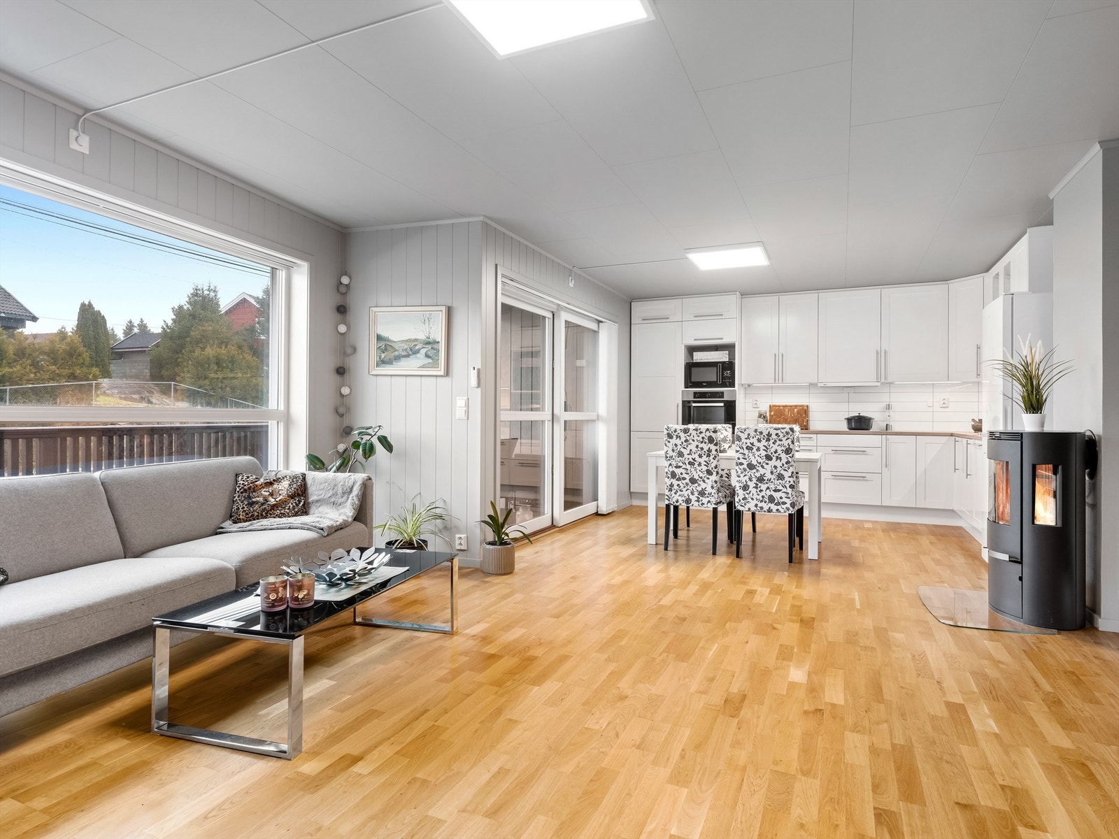 Langøyveien 83 presenteres av Atle Horvei i Krogsveen. Galleribilde