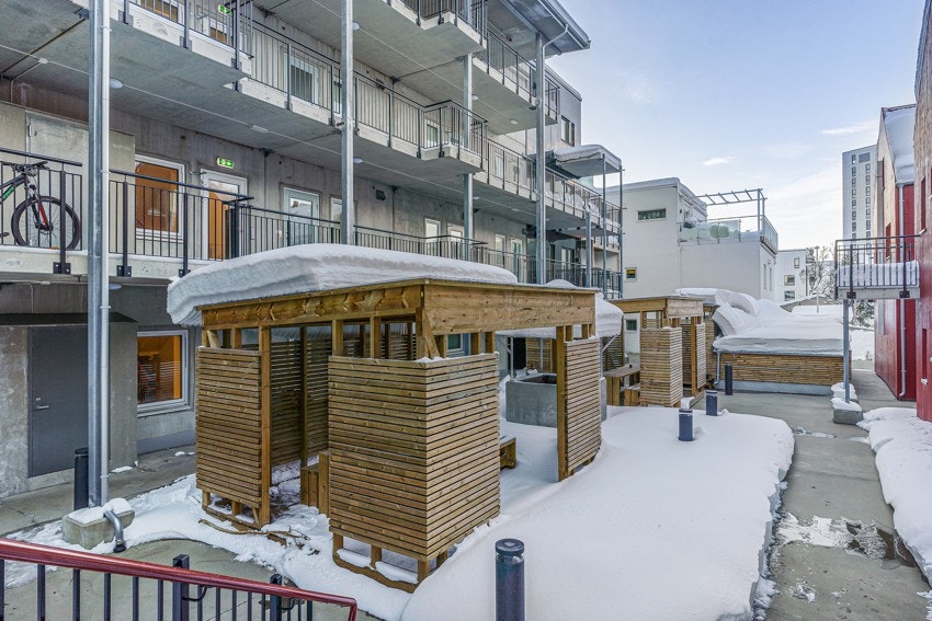 Intime og hyggelige fellesarealer i byggets bakgård! Urbana Borettslag er kjent for et svært godt bomiljø. Galleribilde