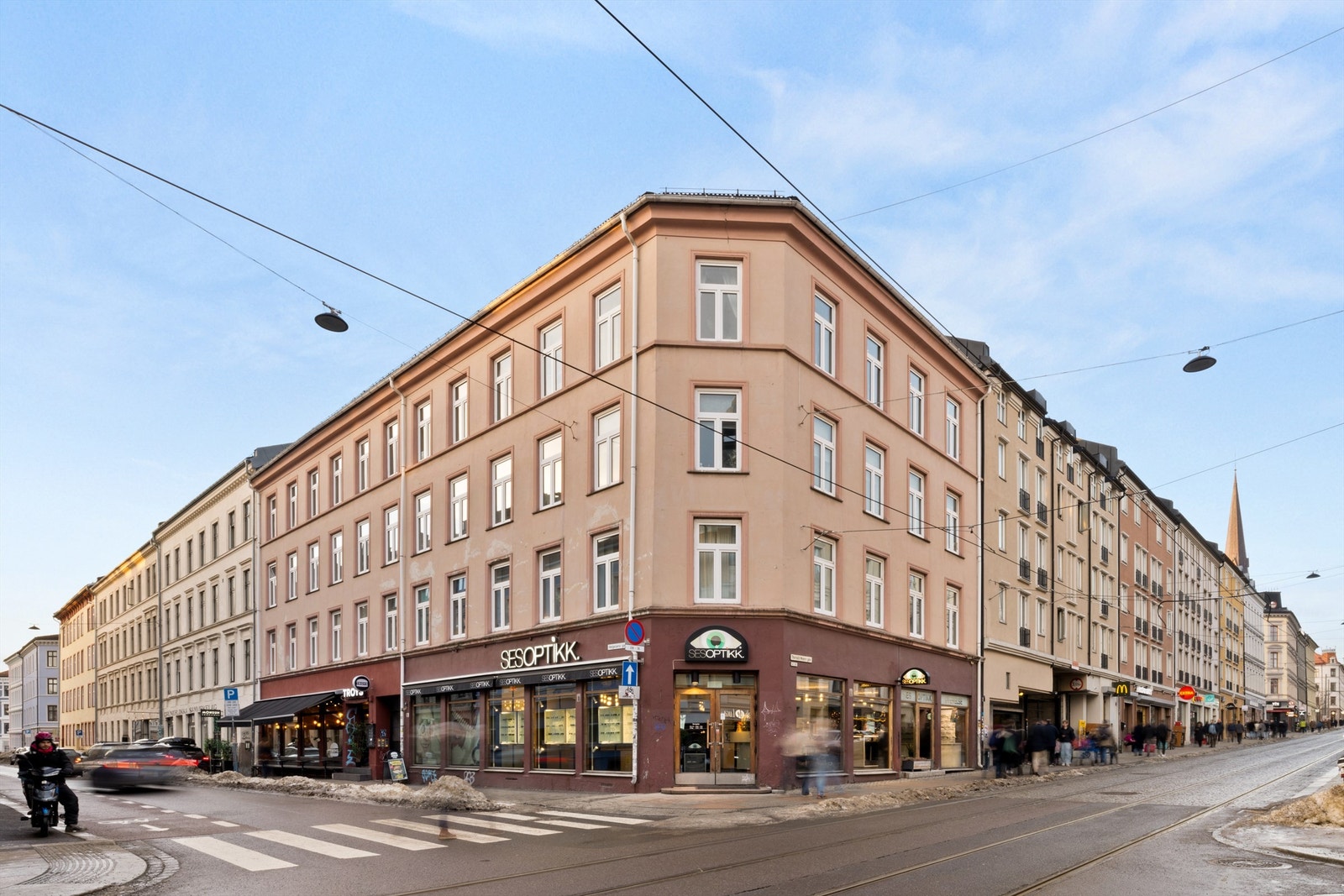 Sentral, men tilbaketrukket beliggenhet med kort vei til alt Grünerløkka har å tilby. Galleribilde