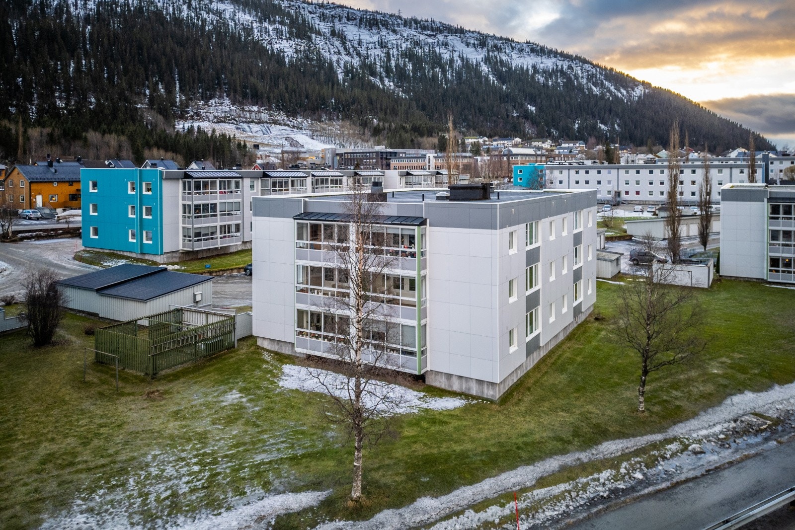 Her bor du i et rolig og veletablert borettslag Galleribilde