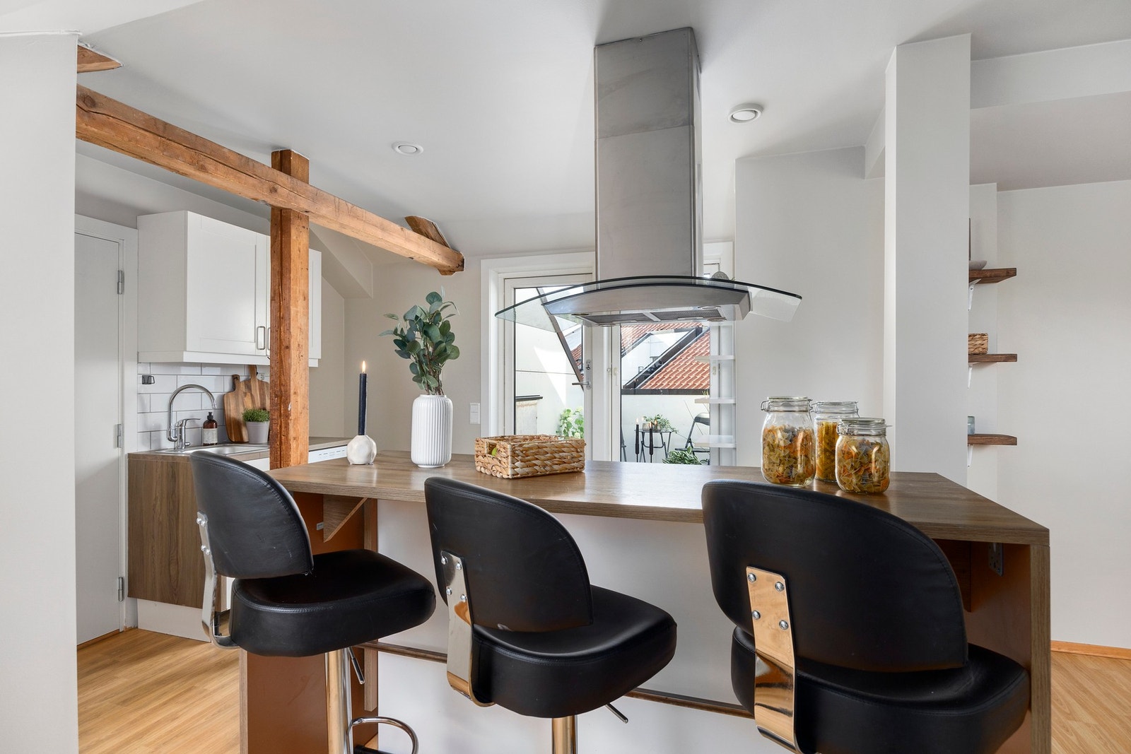 Kjøkkenøy med barløsning. Galleribilde