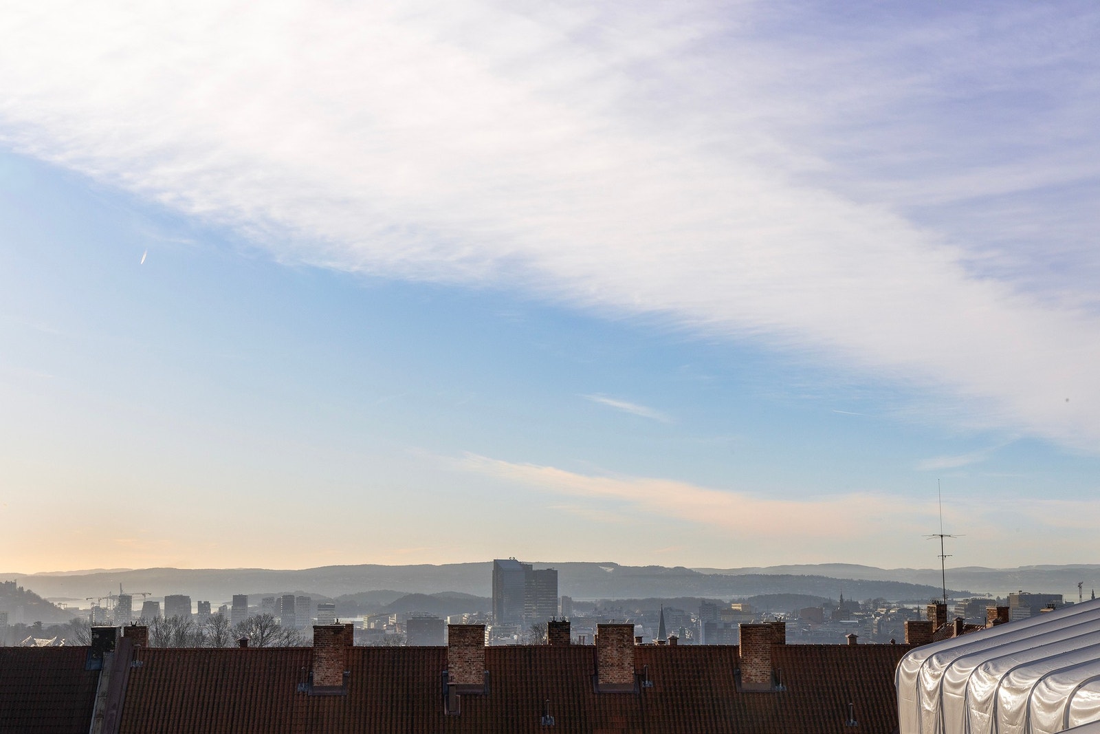 Fra terrassene er det utsikt mot byen. Galleribilde
