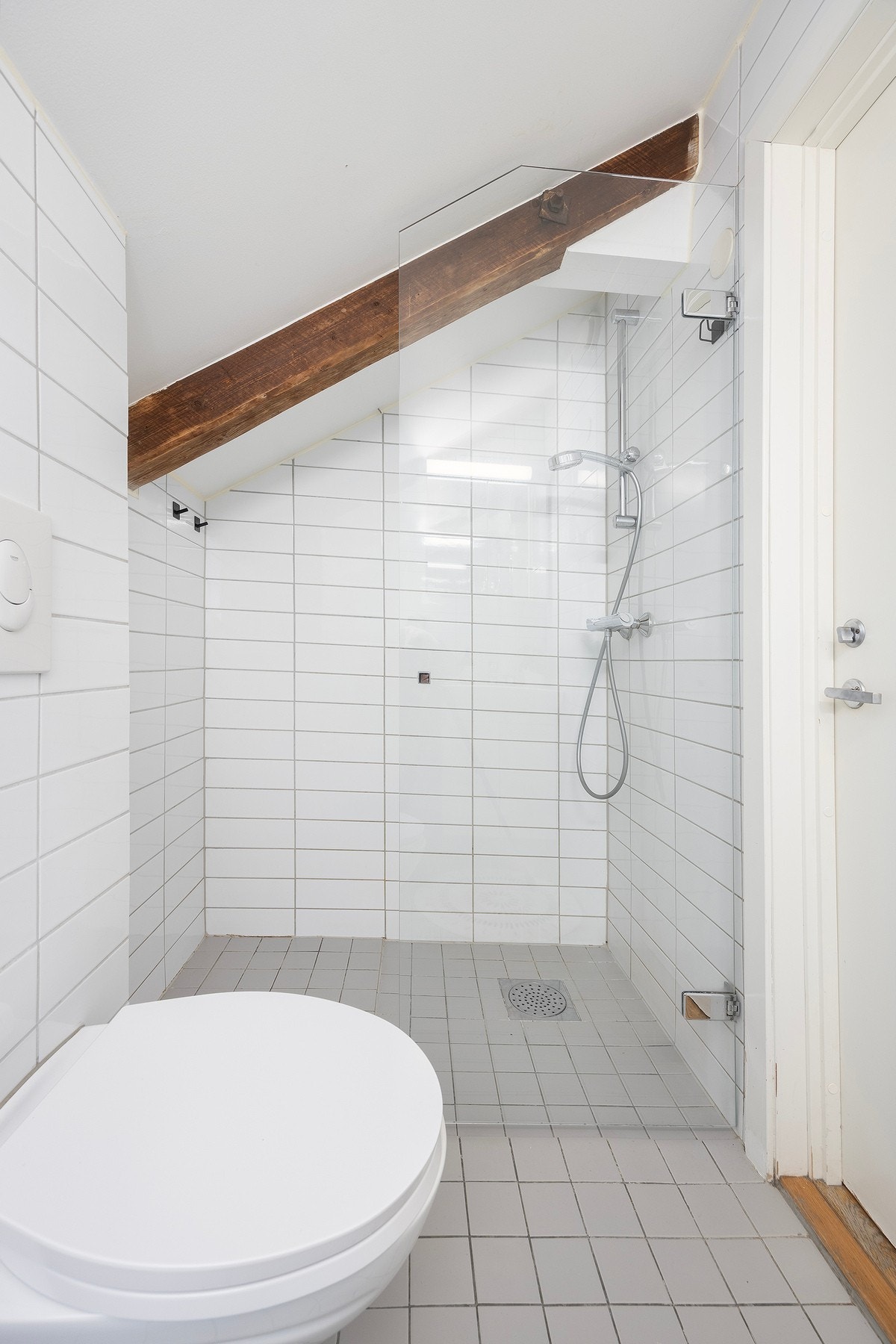 Dusjhjørne med glassvegg. Galleribilde