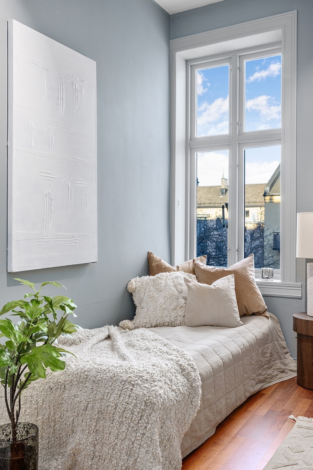 Det andre soverommet vender mot en rolig bakgård - perfekt for en god natts søvn. Galleribilde