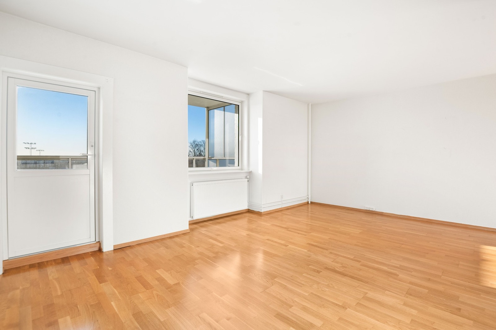 Det er utgang til balkongen via stuen Galleribilde