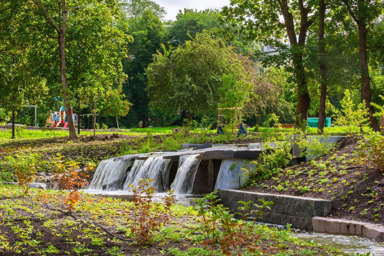 Nærområdet: Klosterenga park ligger fem minutter gange fra boligen og er et perfekt sted for rekreasjon. Galleribilde