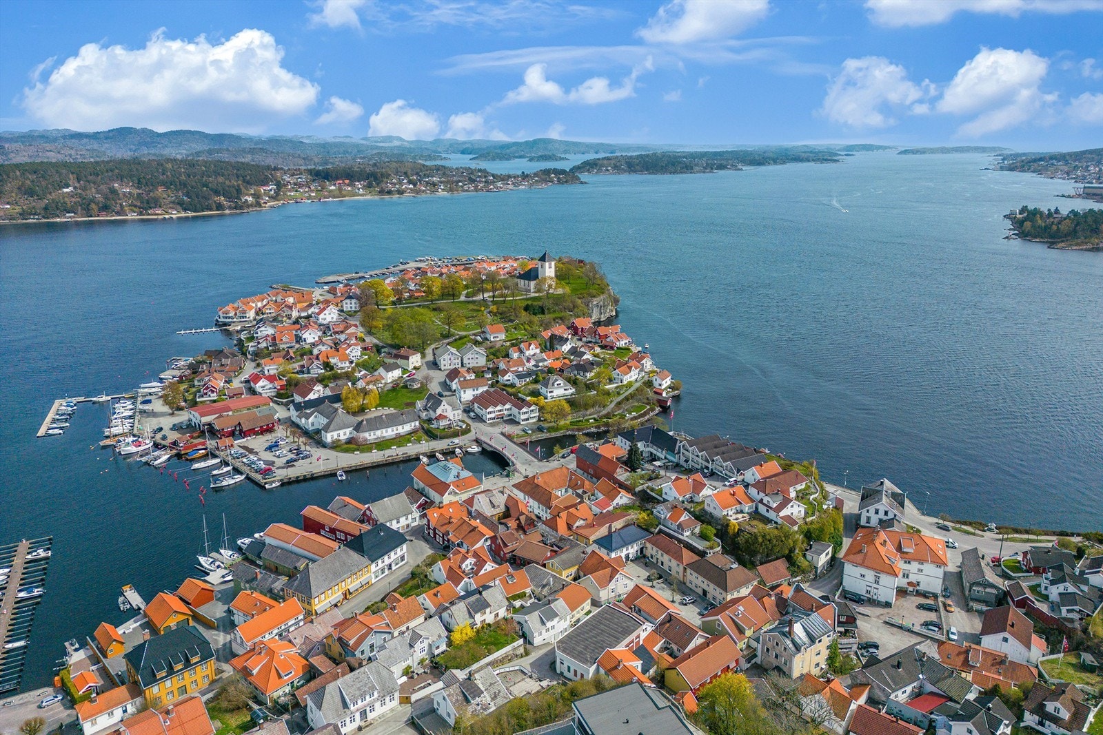 Brevik, Øya og den fine skjærgården. Galleribilde