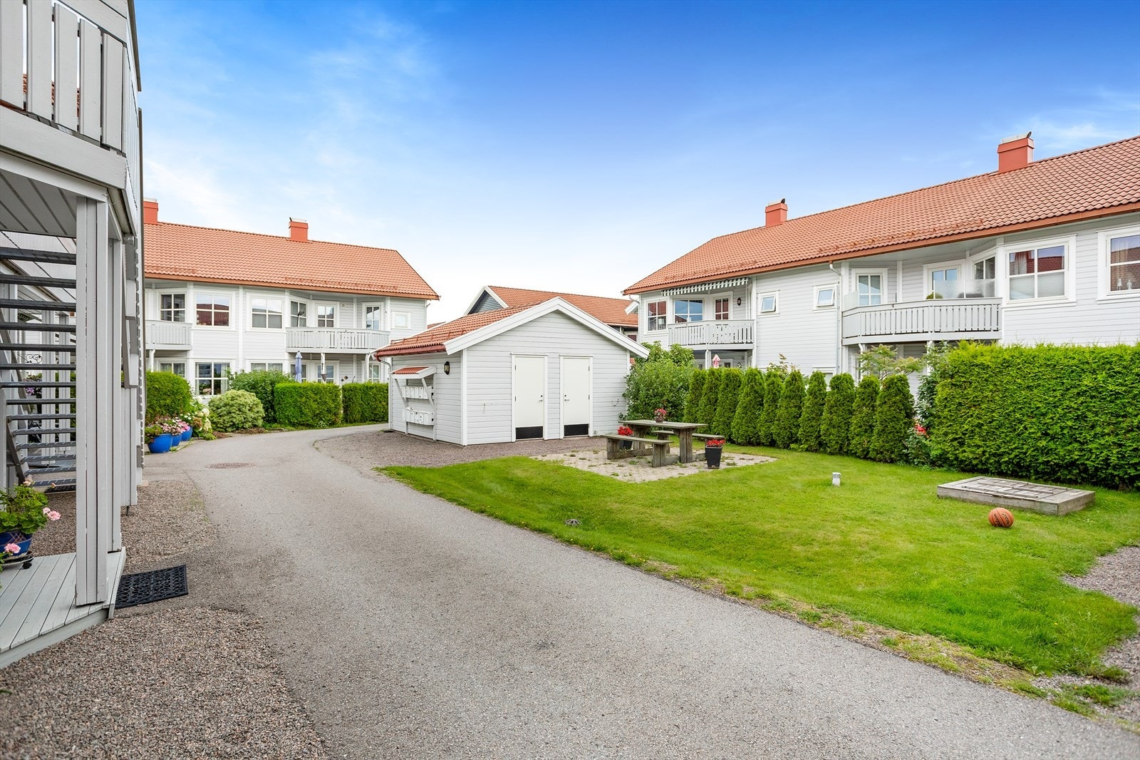 Det medfølger bod i frittstående bygg rett ved leiligheten. Galleribilde