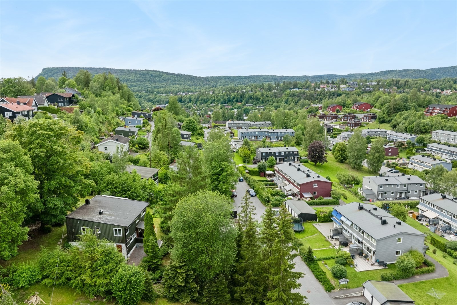 Boligen ligger i attraktive omgivelser på Slependen Galleribilde