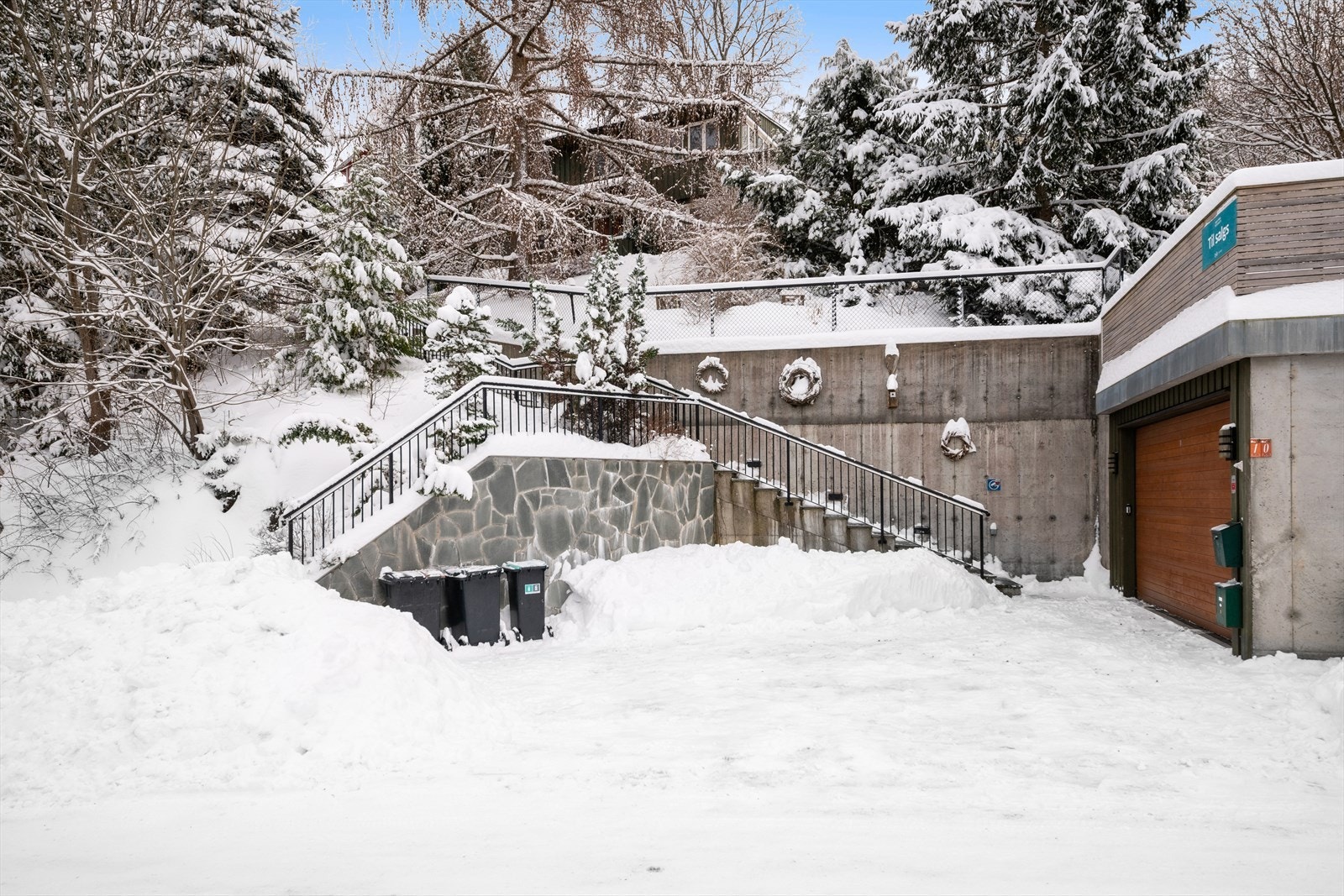 Stor og praktisk garasje fra 2010 Galleribilde