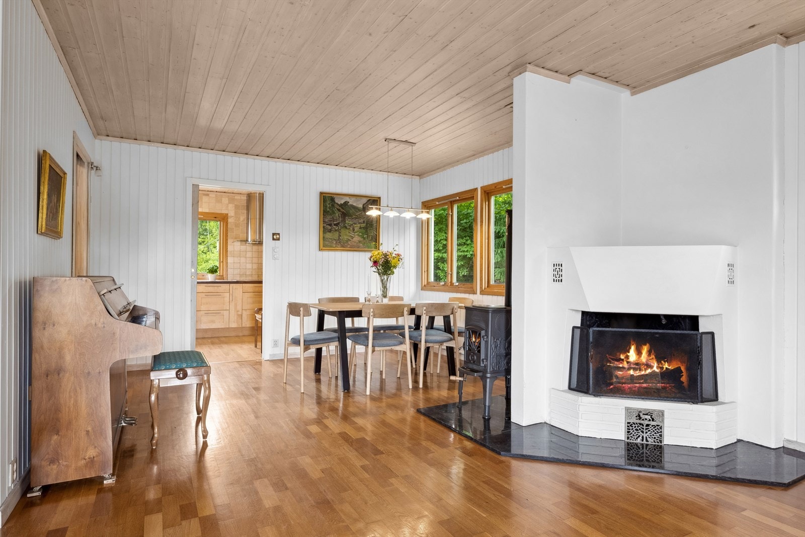 Her har man spisestue i tilknytning til kjøkkenet Galleribilde