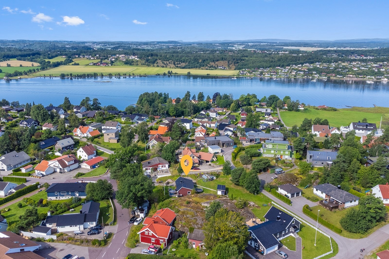Eiendomsmegler 1 - Z-eiendom ved Jesper Snekkestad presenterer Veståsveien 2b, 2c og Vestfjordveien 65. Galleribilde