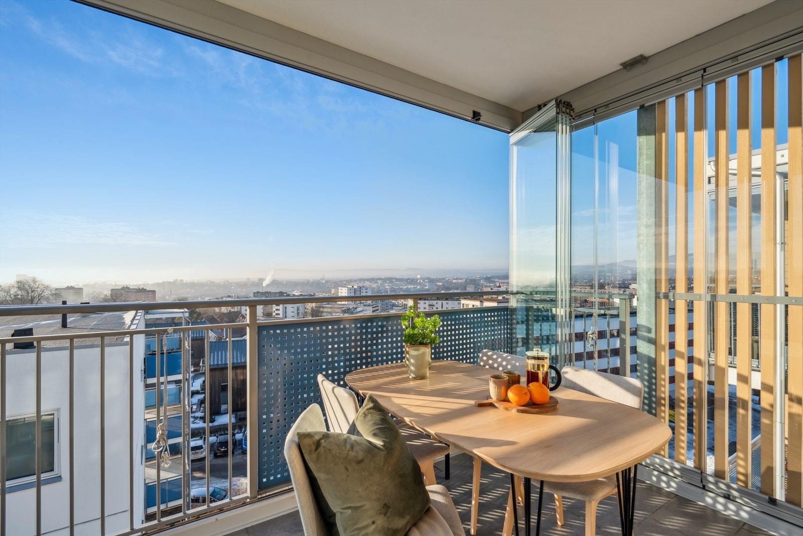 Leiligheten kan skilte med to private balkonger på tilsammen 20 kvm Galleribilde