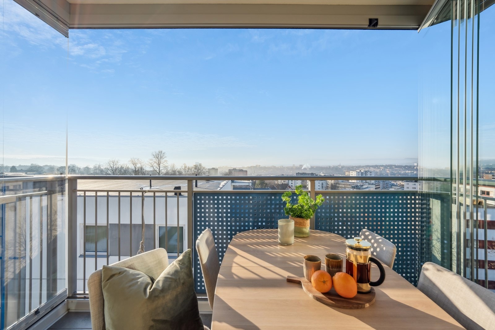 En perfekt plass for å nyte morgenkaffen, med behagelig utsikt og i stille omgivelser. Galleribilde