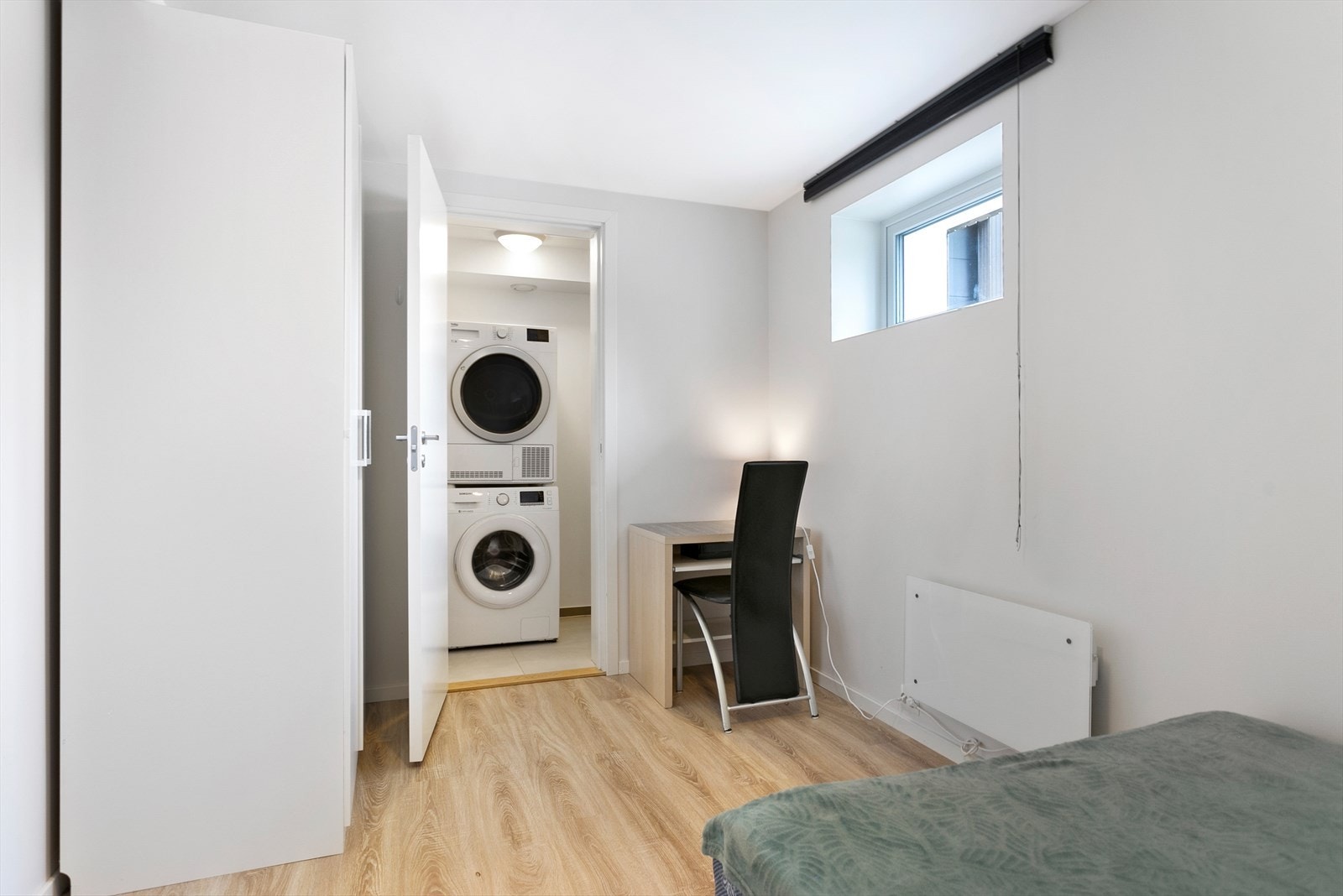 Soverom. Det er for små vindu på soverommet i forhold til krav ang dagslys og rømning Galleribilde