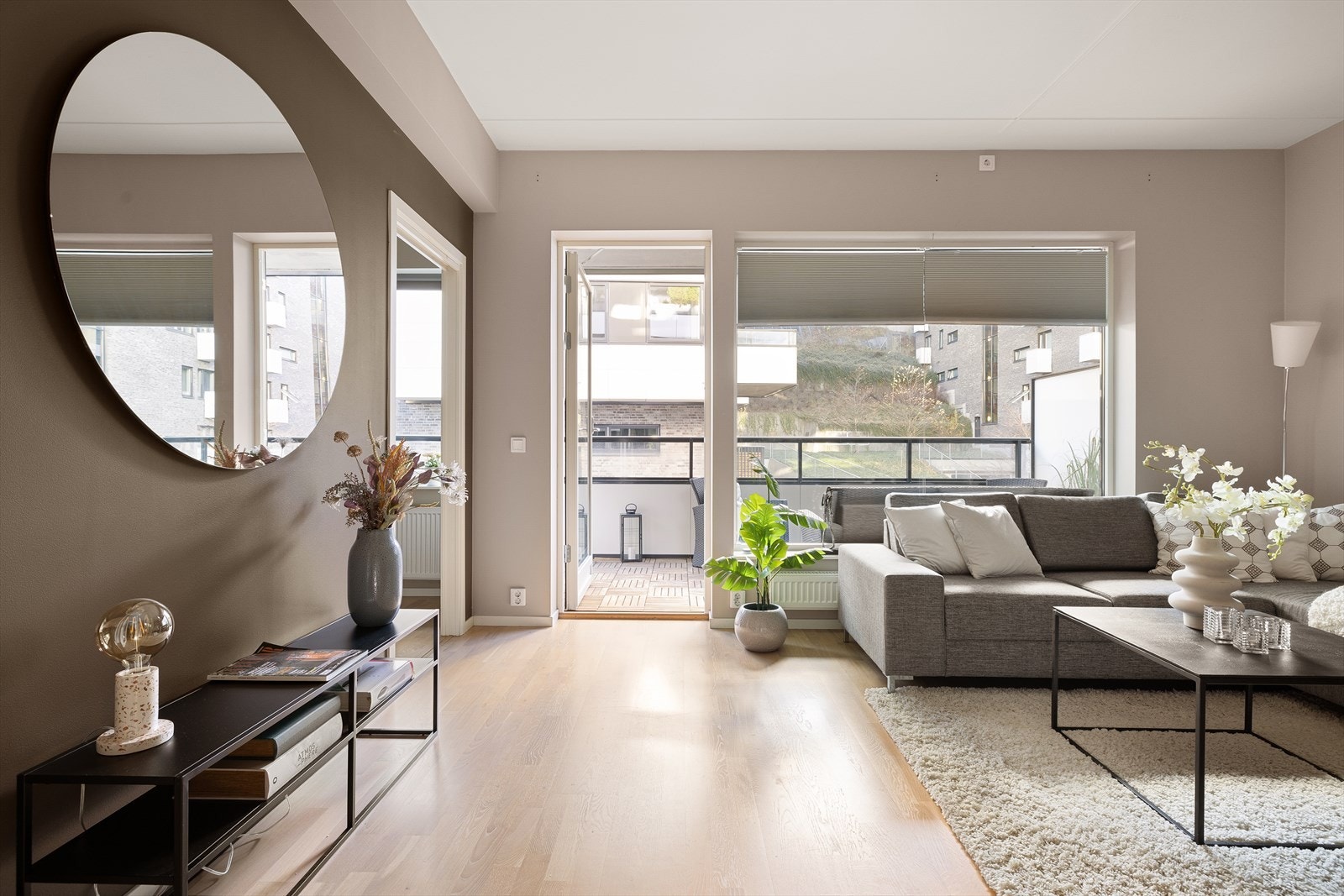 Lys, delikat og moderne 2-roms! Galleribilde