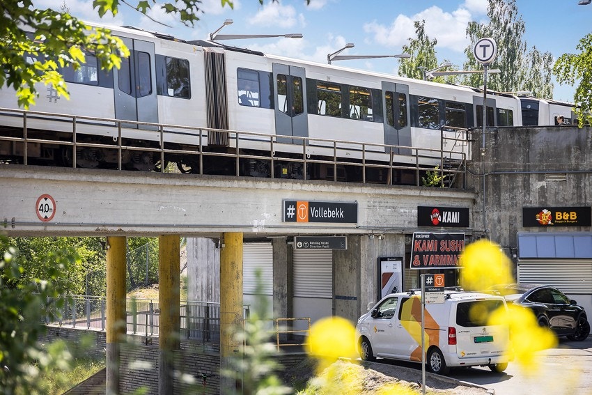 T-banens linje 4 og 5 går hvert 7. minutt til sentrum i begge retninger rundt t-baneringen. Galleribilde