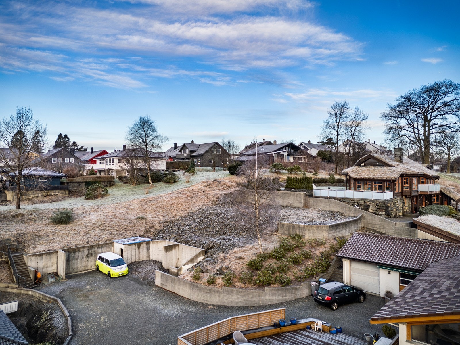 Her kan du oppføre enenebolig 183,5 kvm med underetasje, hovedetasje og loft.I tillegg carport på 22 kvm. Galleribilde