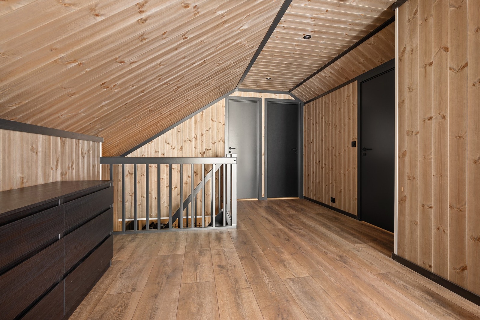 Loftsetasje med stue, to soverom og toalettrom Galleribilde