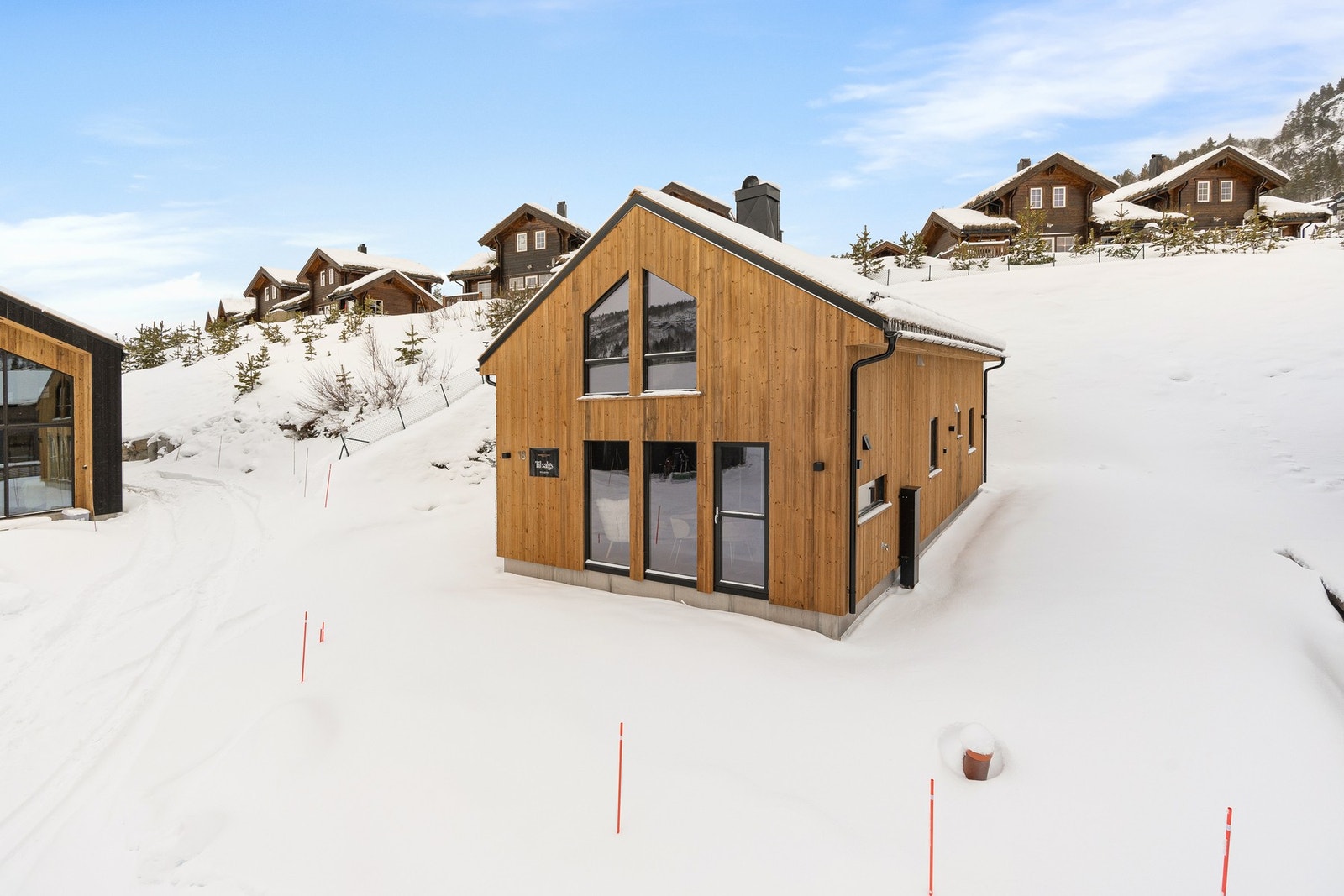 Helt ny hytte med royalimpregnert kledning Galleribilde