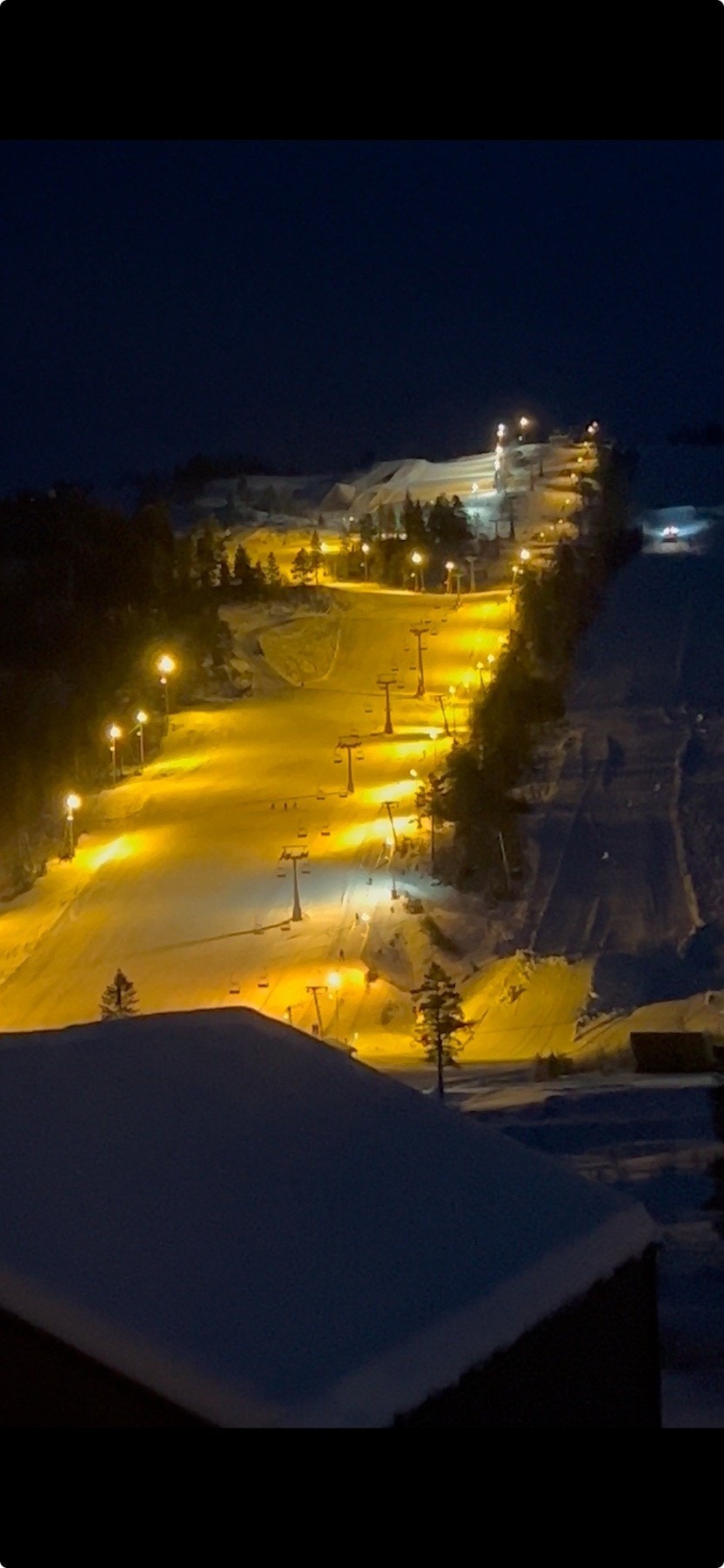 Utsikt til alpinbakken fra hytta (privat bilde) Galleribilde