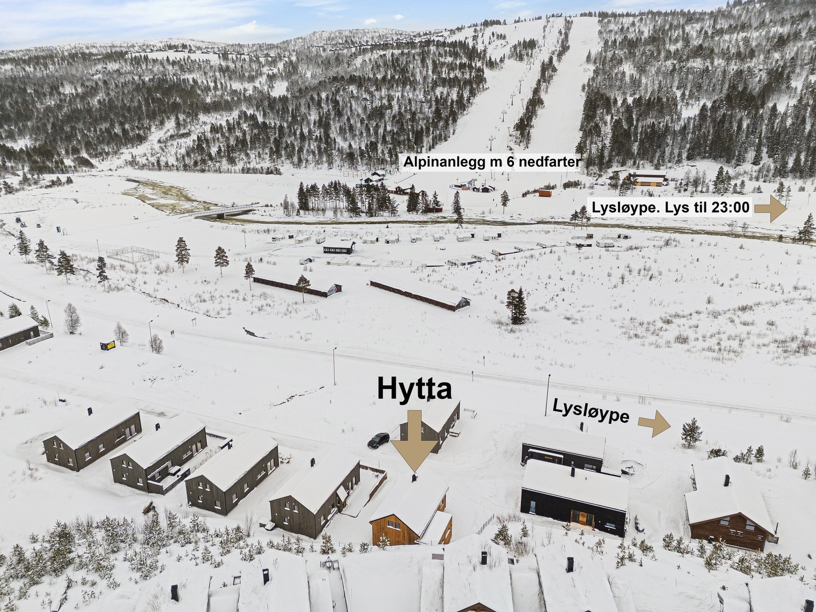 Fin beliggenhet på solsiden med utsikt til alpinbakken Galleribilde