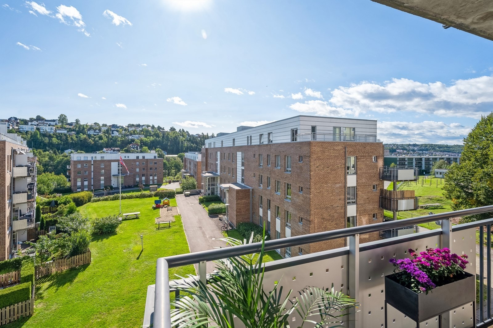 Utsikt mot Høyenhall og Ekebergåsen. Galleribilde