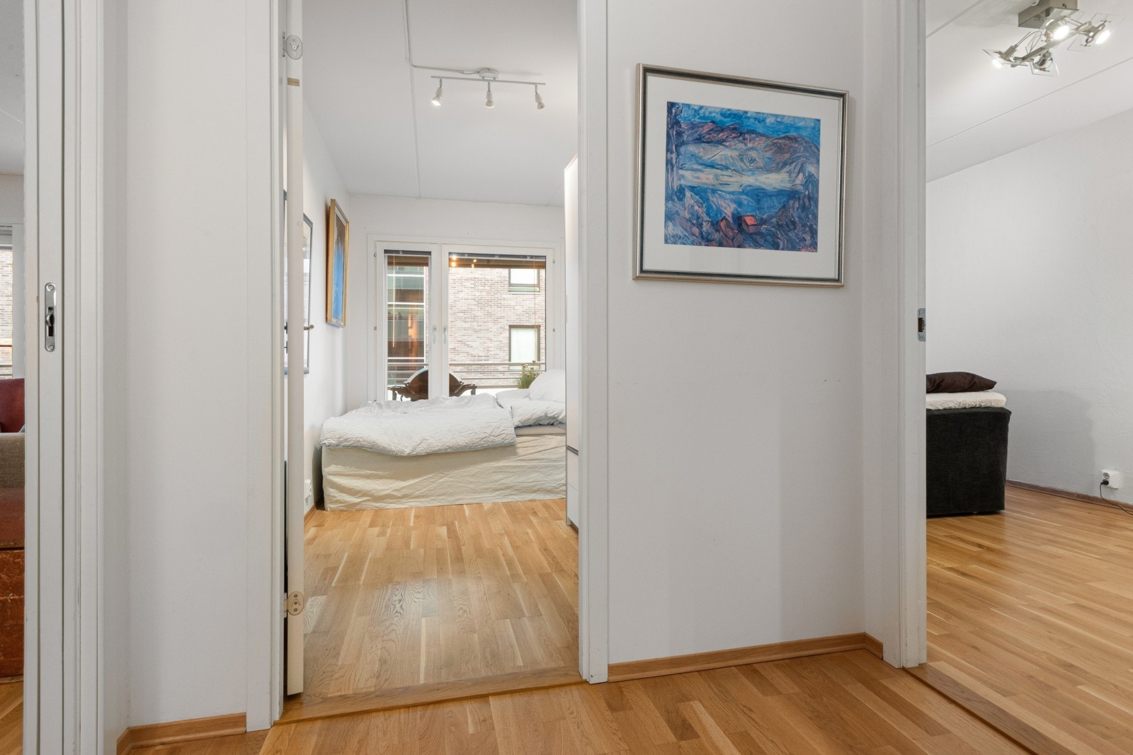 Leiligheten har to soverom, begge av god størrelse Galleribilde