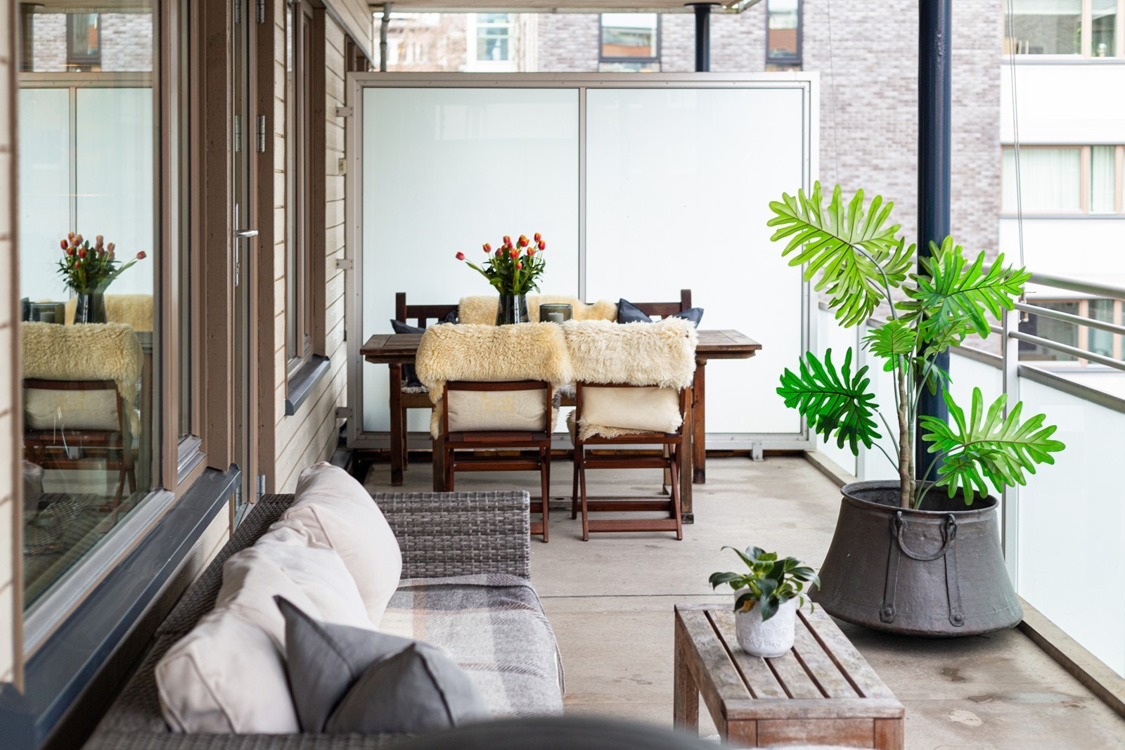 Her er det god plass til flere sittegrupper eller lignende Galleribilde