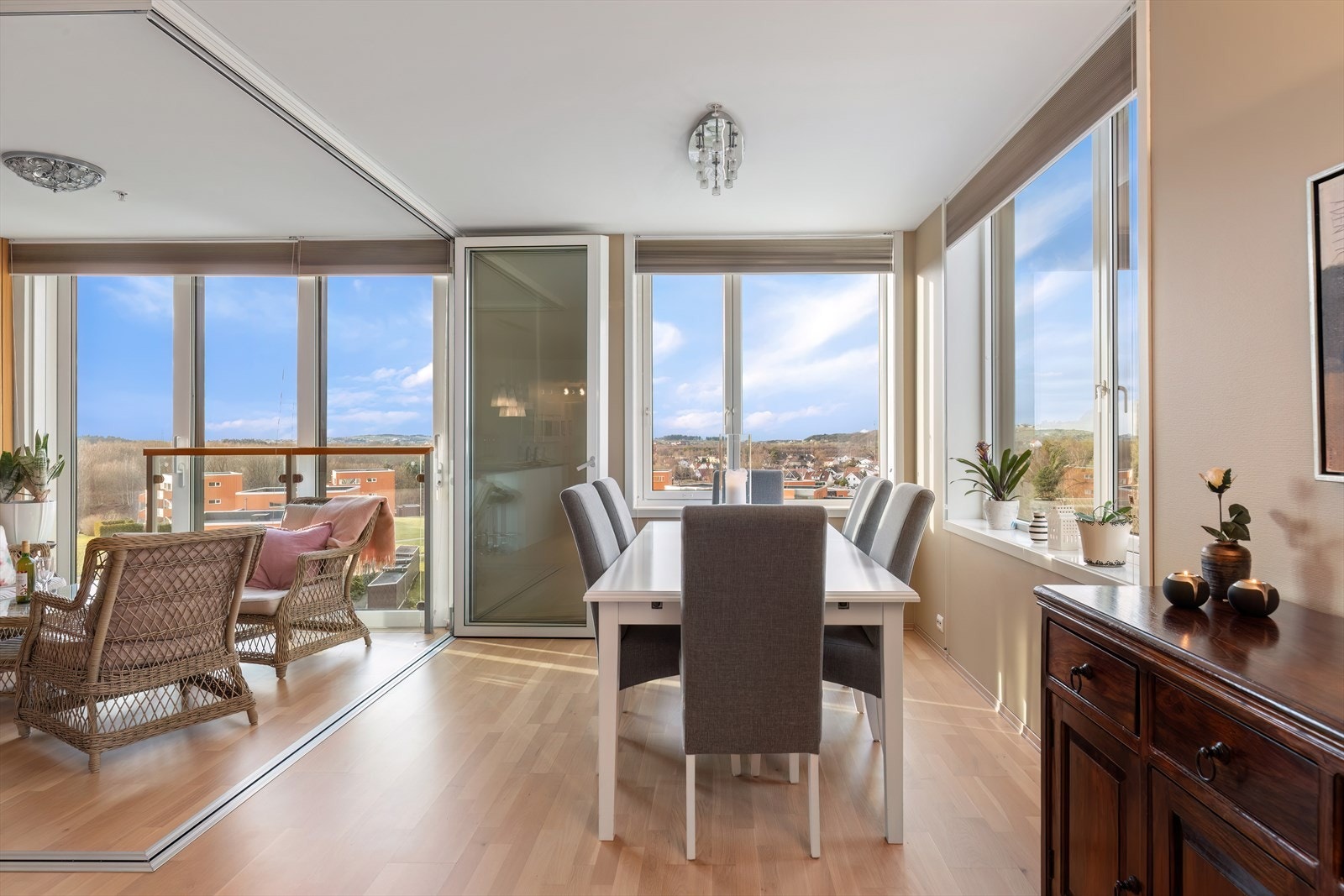 Stue/spisestue Galleribilde