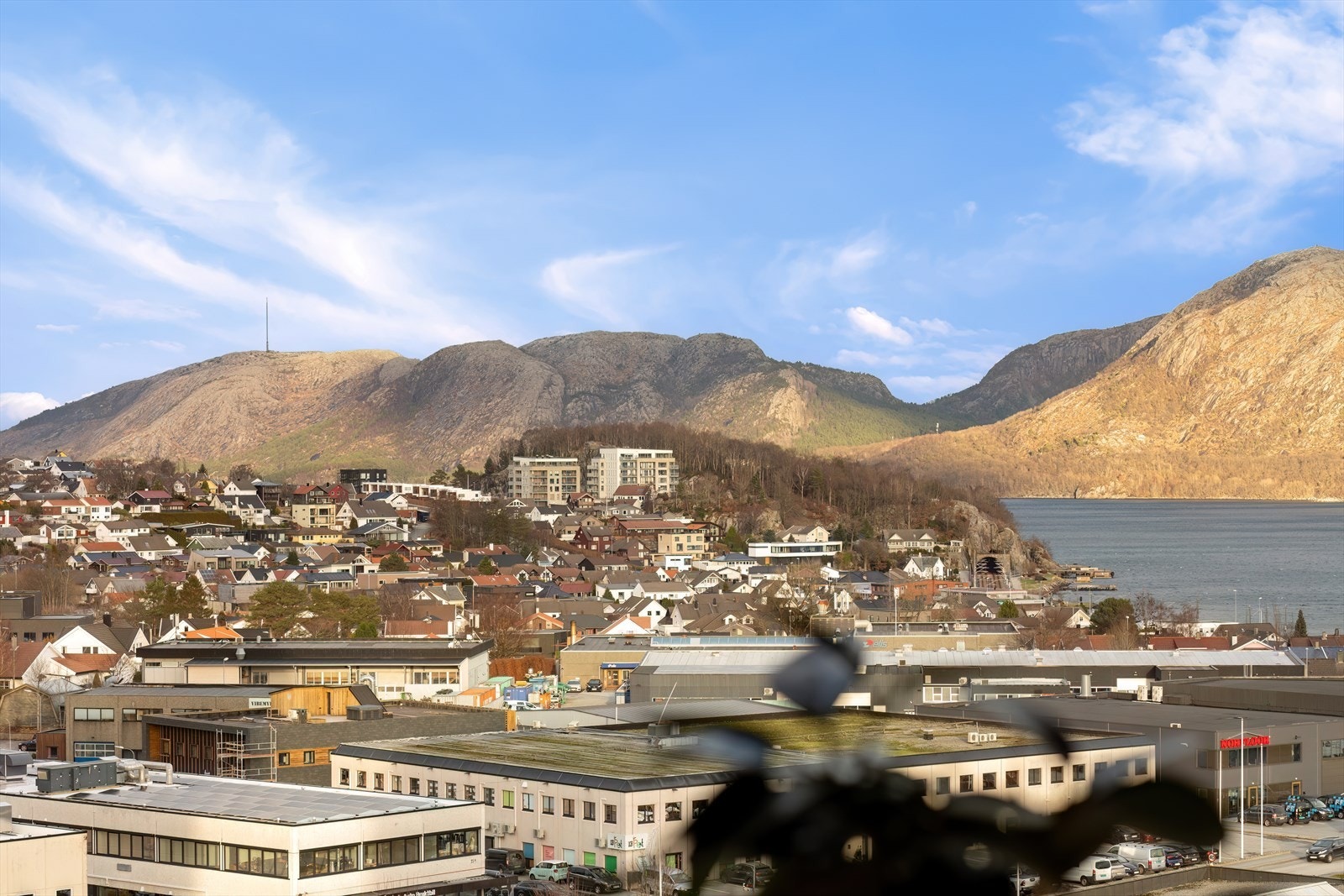 Flott utsikt til sjøen Galleribilde