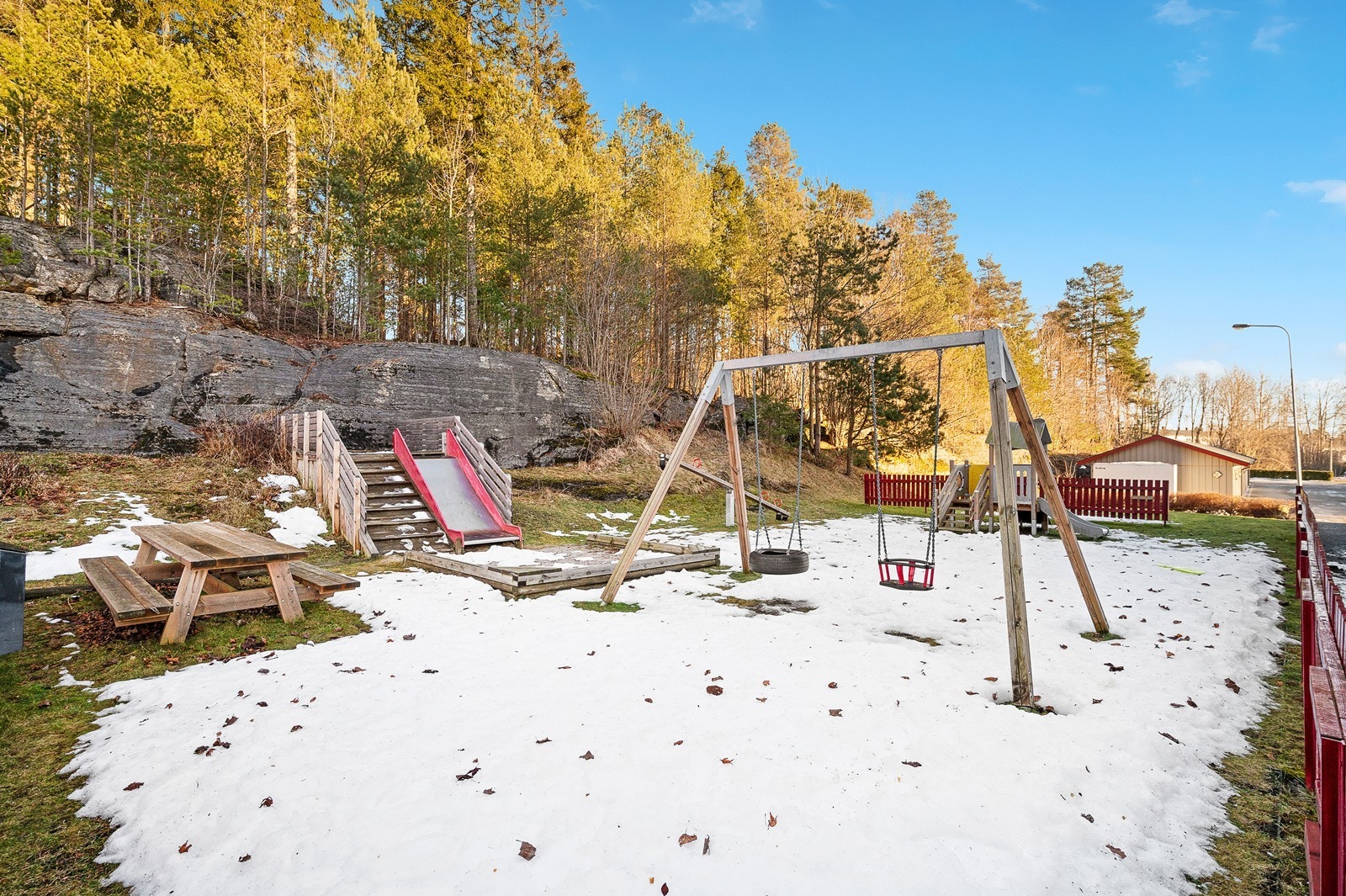 Felles lekeplass i borettslaget Galleribilde