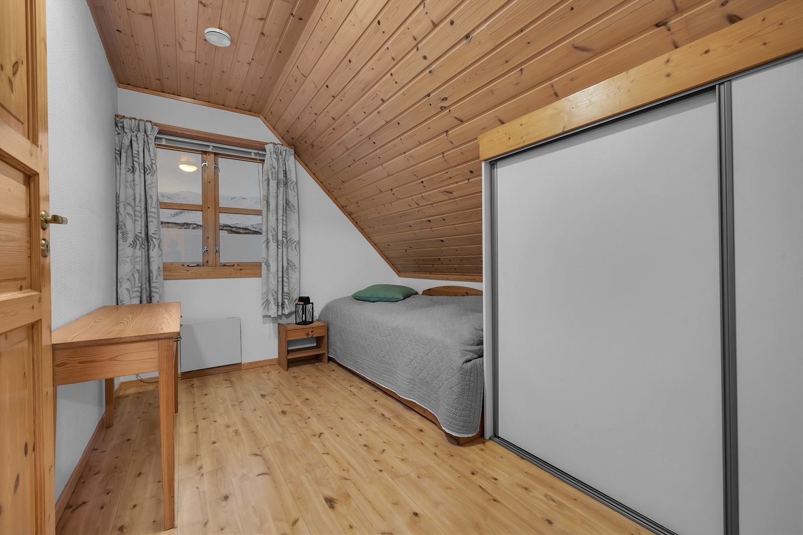 4 soverom i loftsetasje. Galleribilde